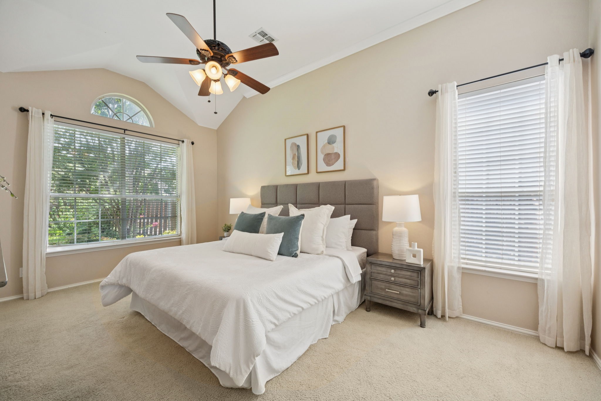 2728 Edgebrook Court