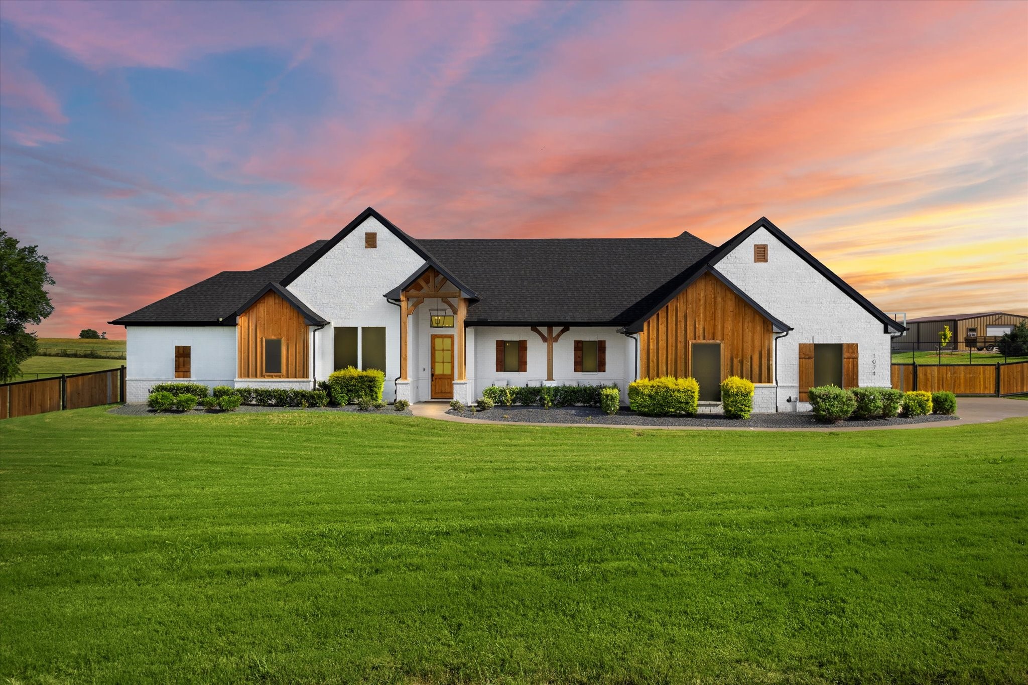 1074 Pioneer Crossing