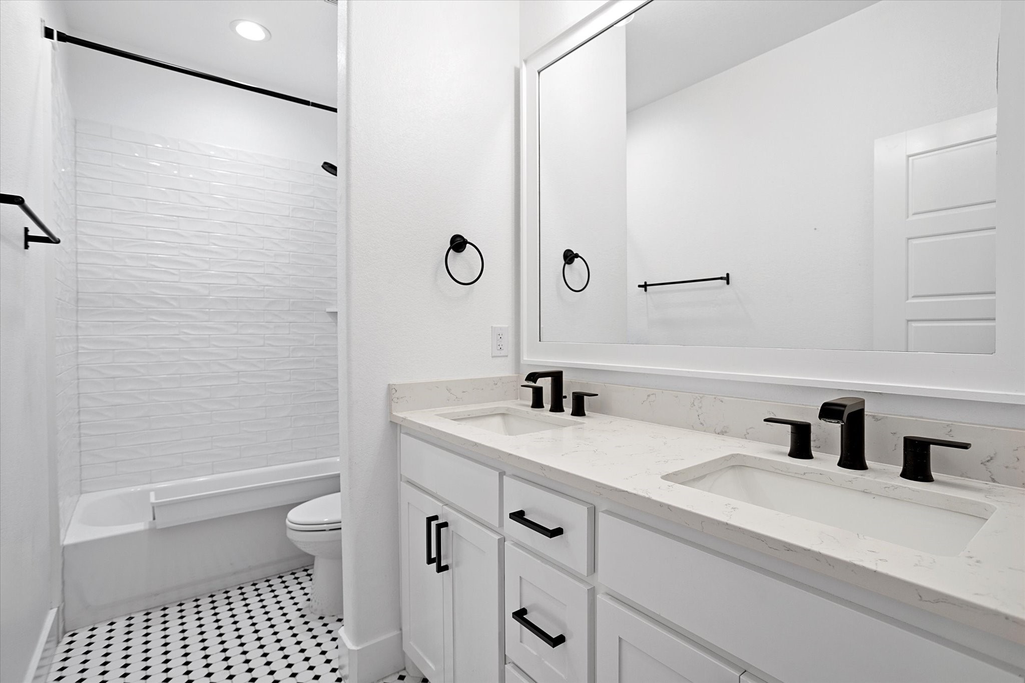 1074 Pioneer Crossing