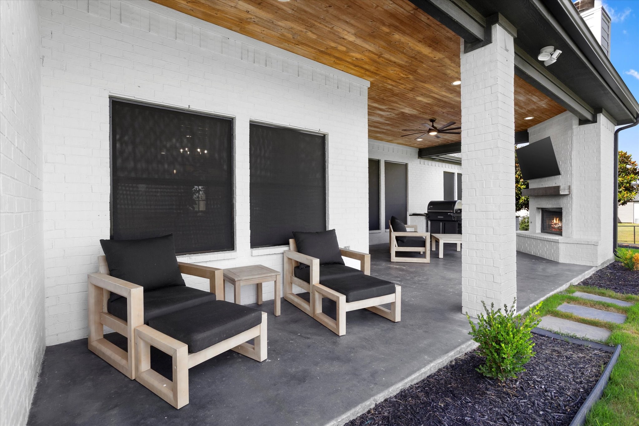 1074 Pioneer Crossing