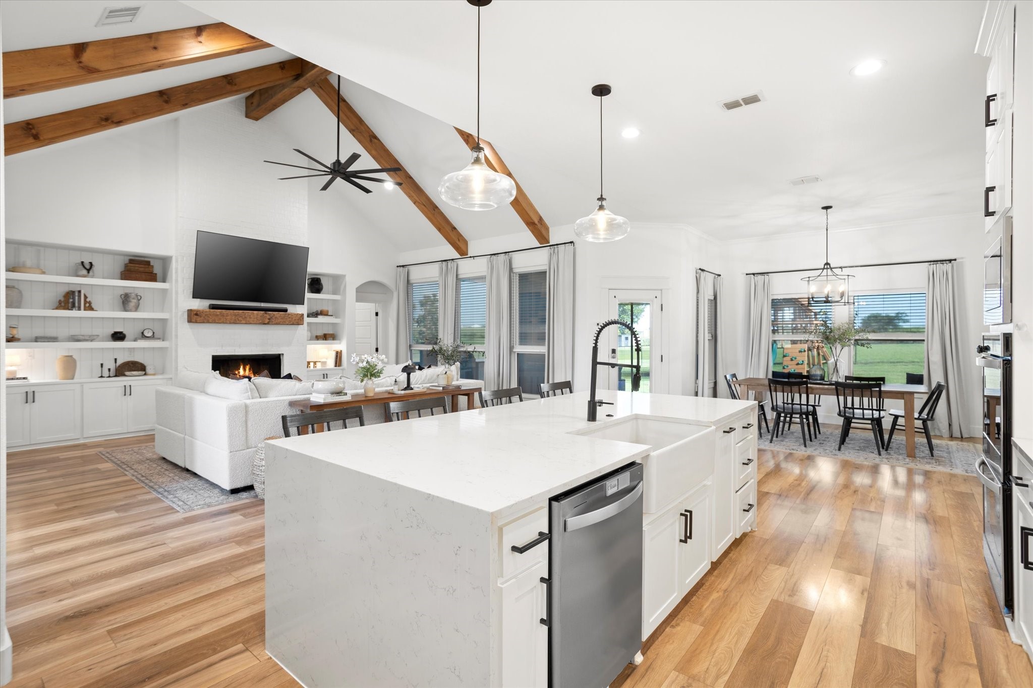 1074 Pioneer Crossing