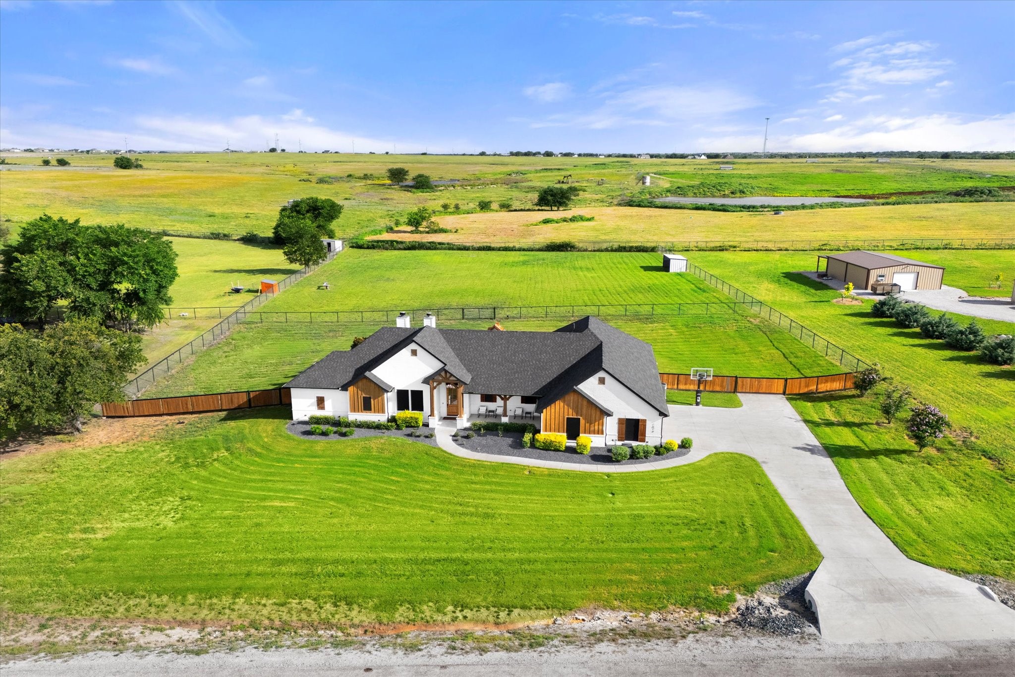 1074 Pioneer Crossing