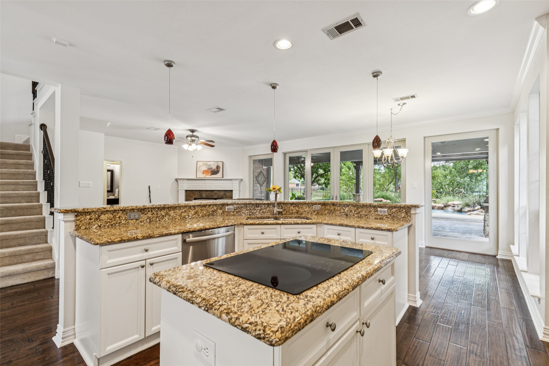 802 Dove Creek Trail