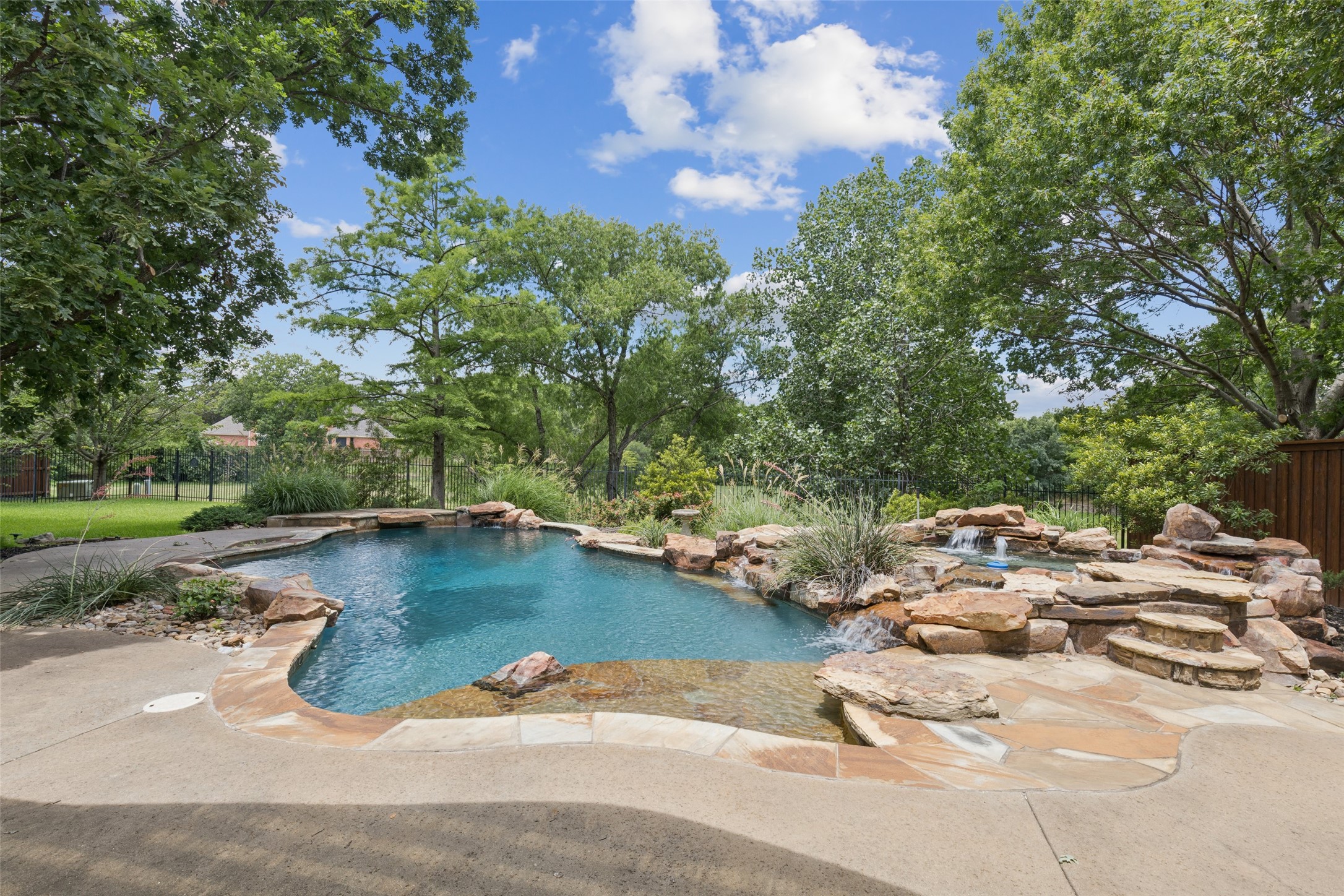 802 Dove Creek Trail