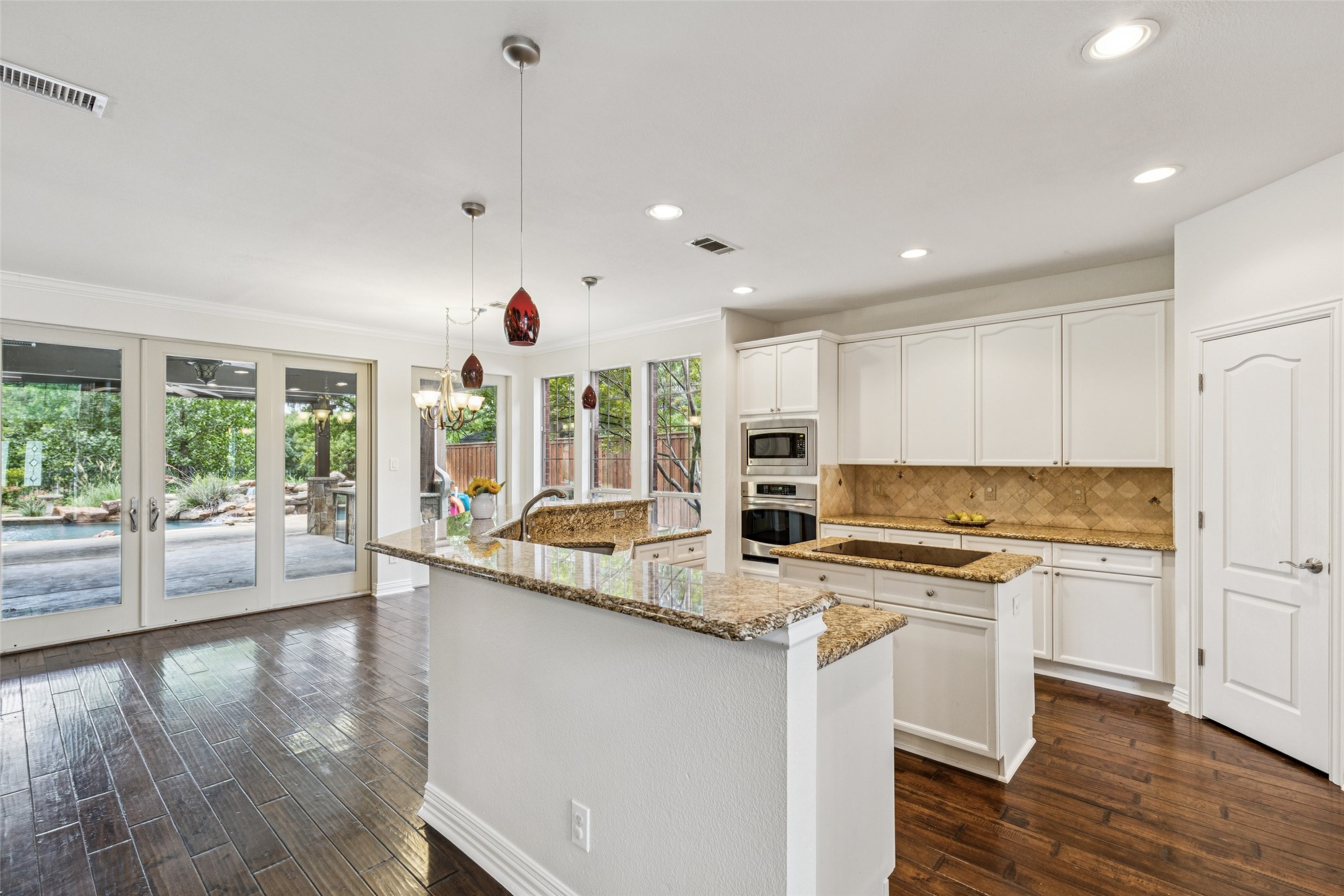 802 Dove Creek Trail