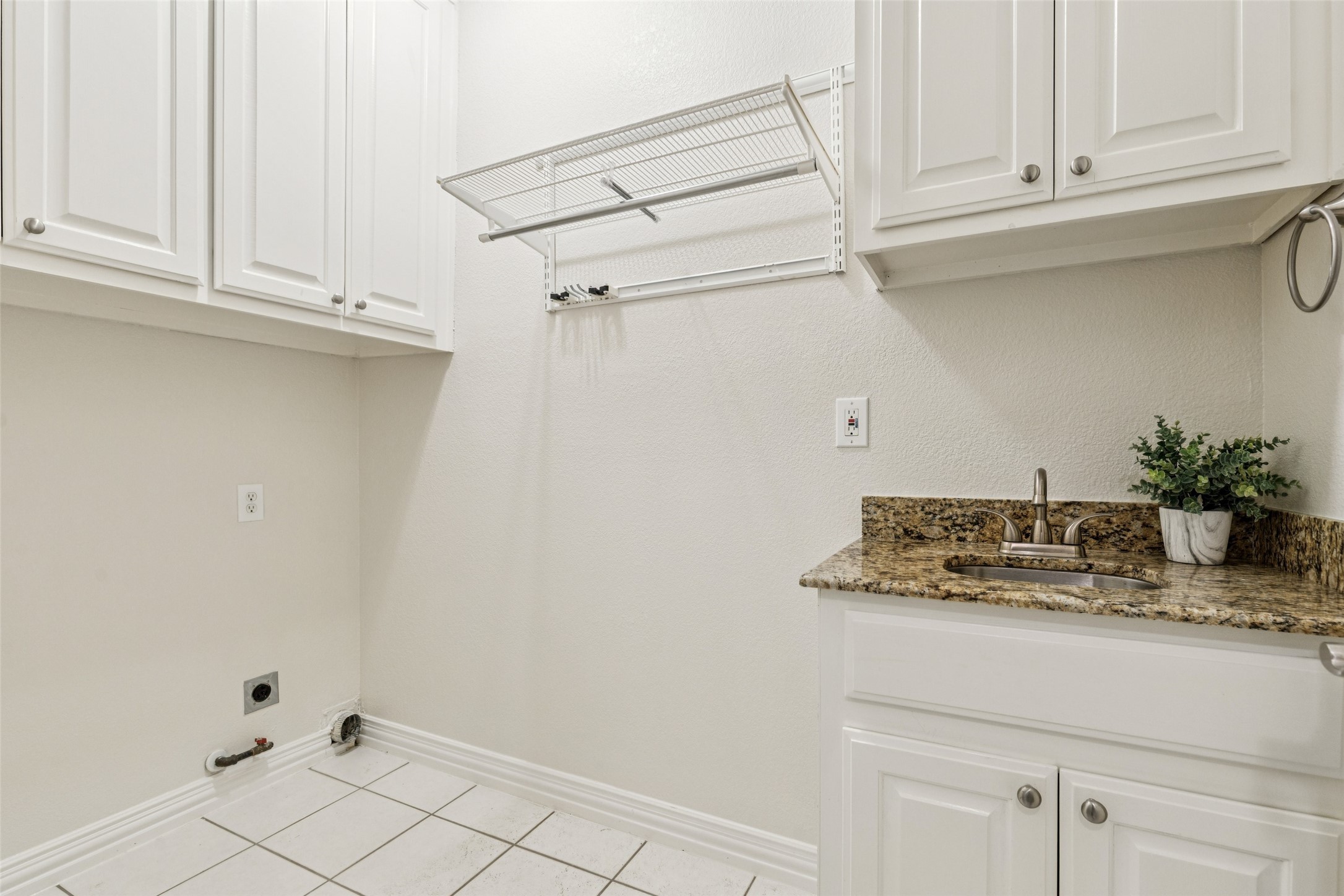 802 Dove Creek Trail