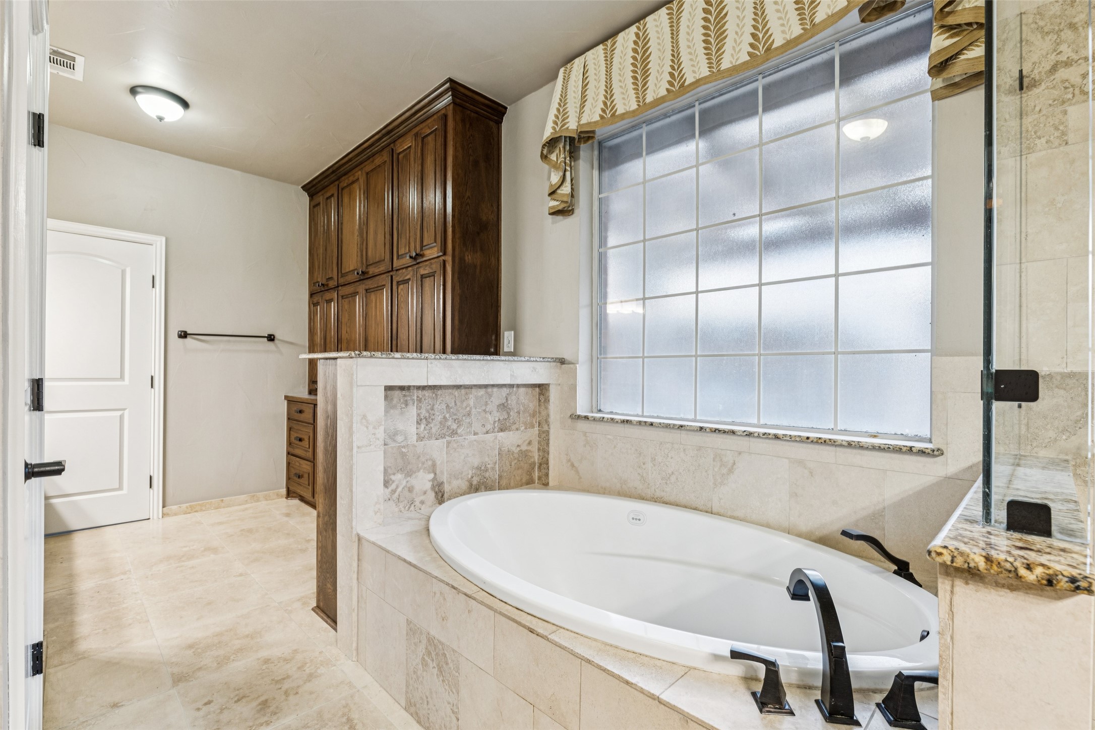 802 Dove Creek Trail