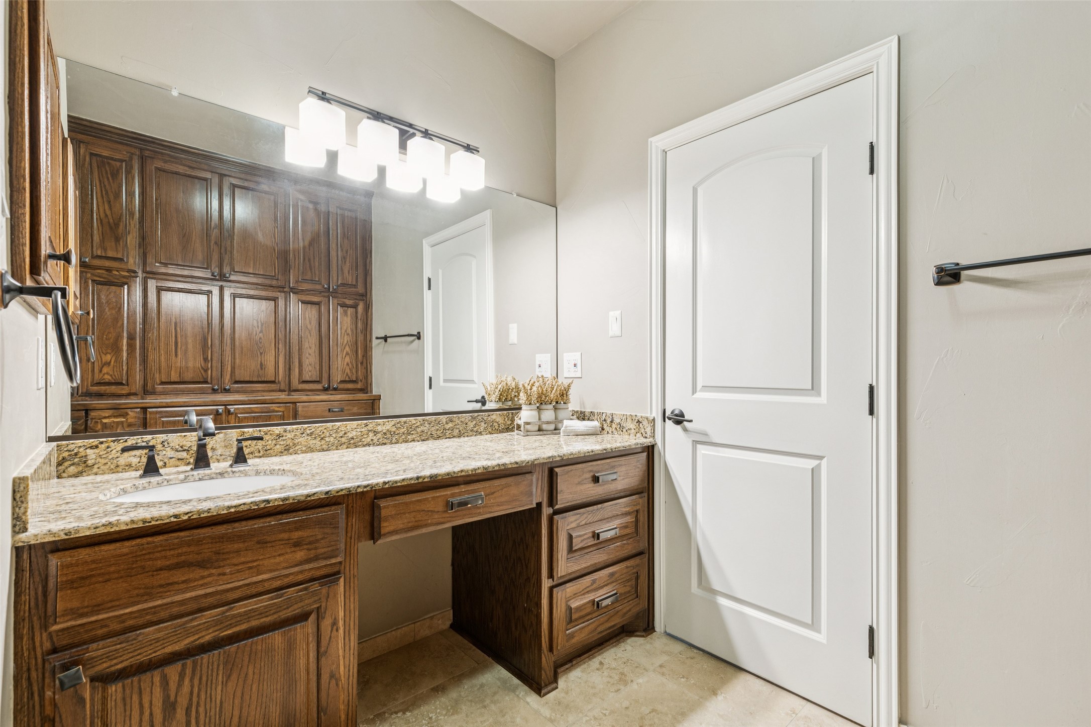 802 Dove Creek Trail