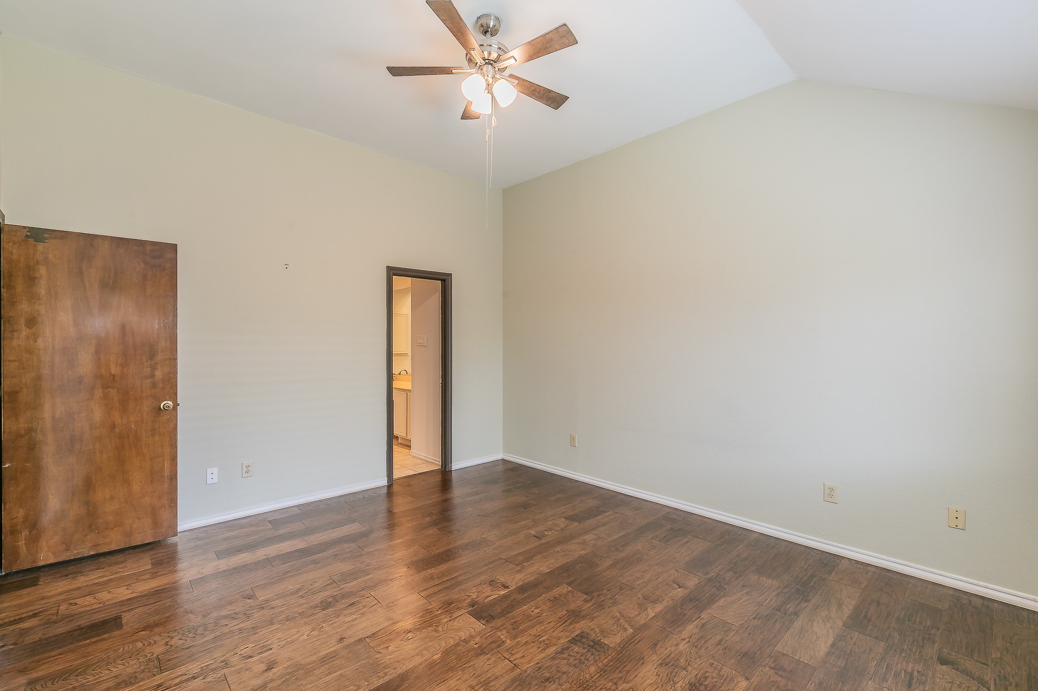 4804 Peach Tree Lane