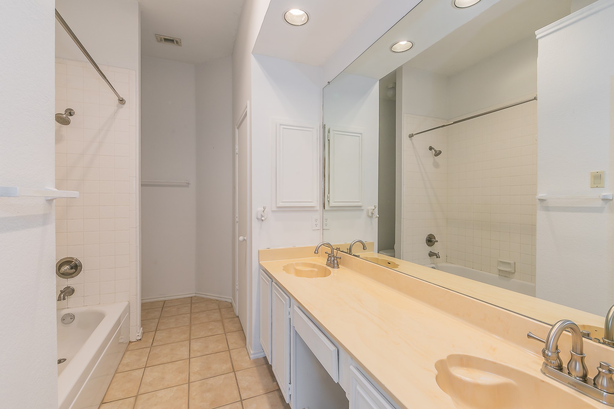 4804 Peach Tree Lane