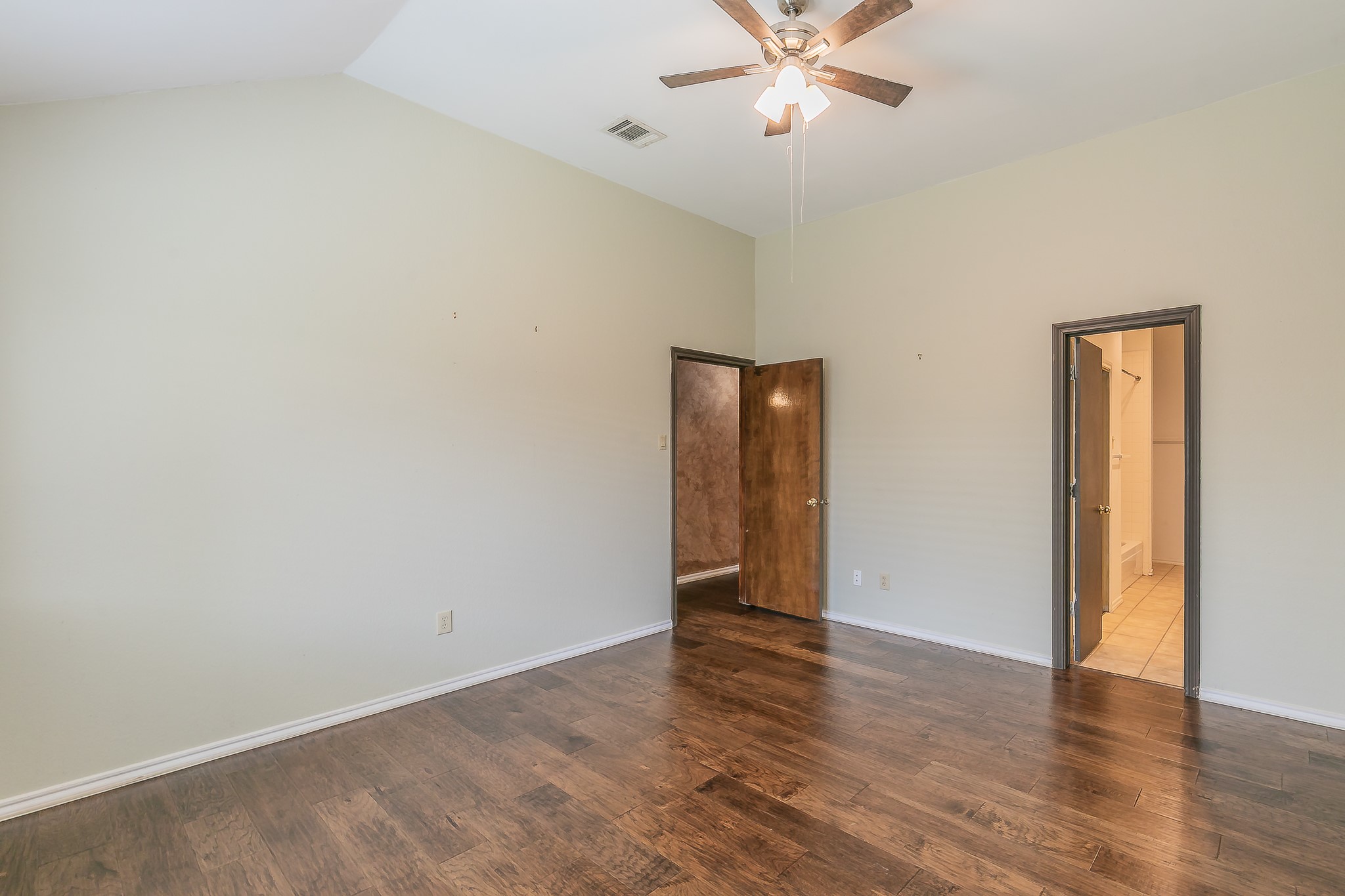 4804 Peach Tree Lane