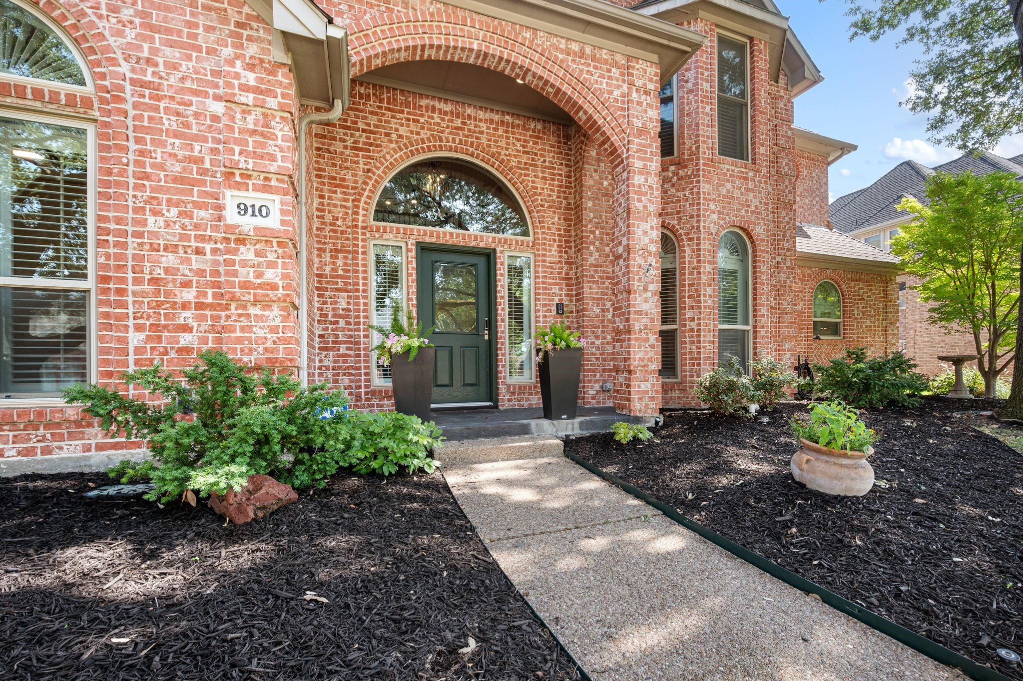 910 E Bethel School Road