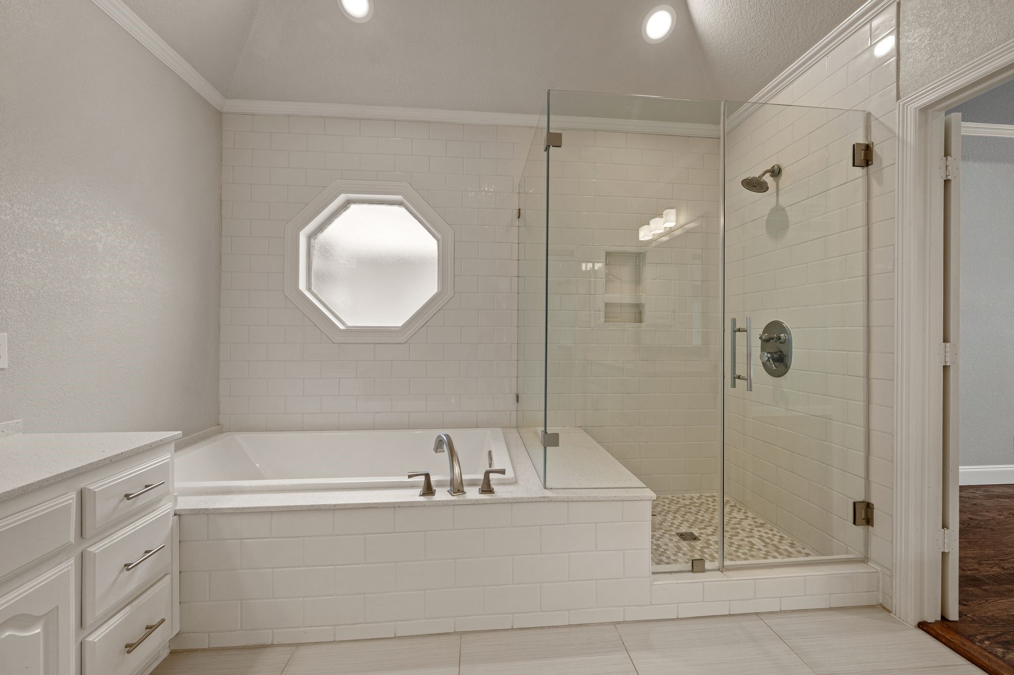 910 E Bethel School Road