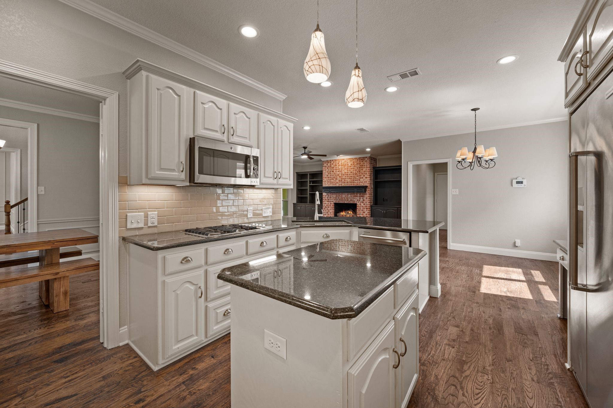 910 E Bethel School Road