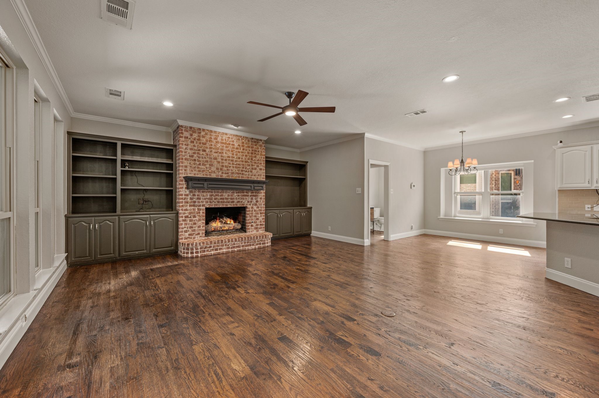 910 E Bethel School Road