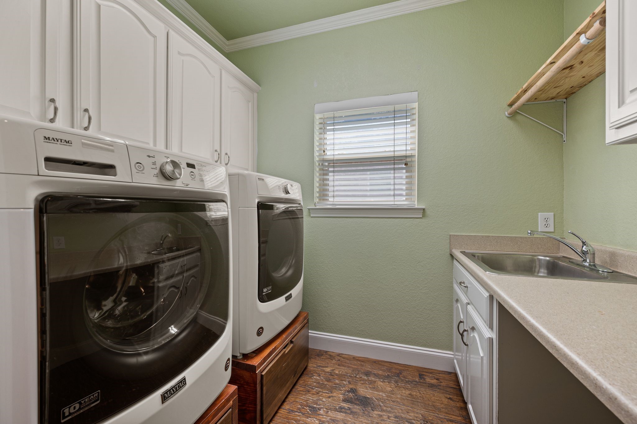 910 E Bethel School Road