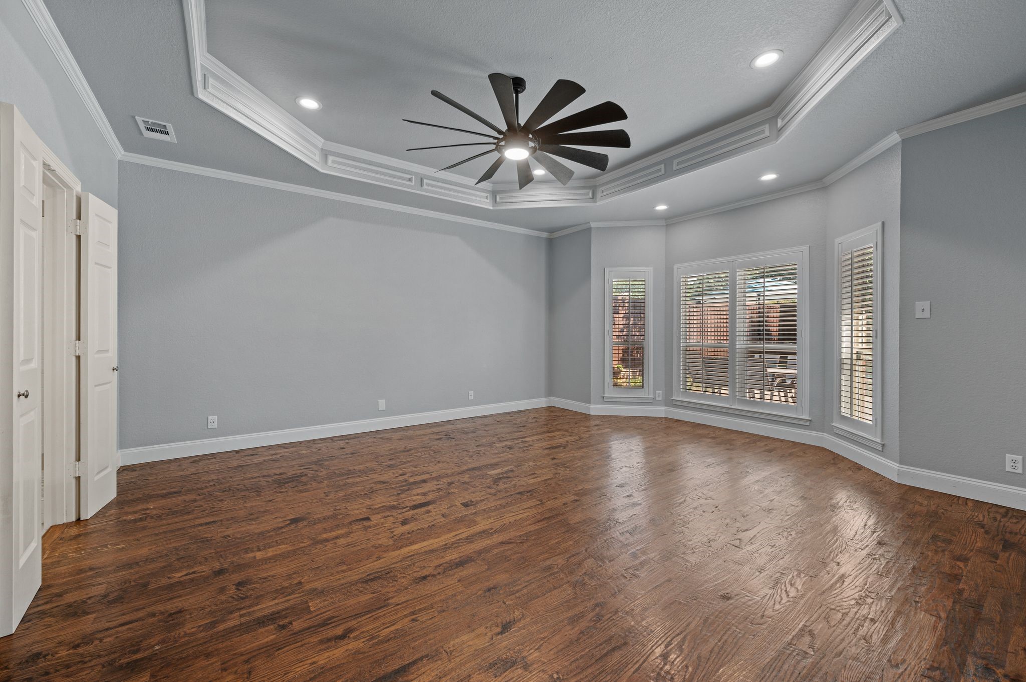 910 E Bethel School Road