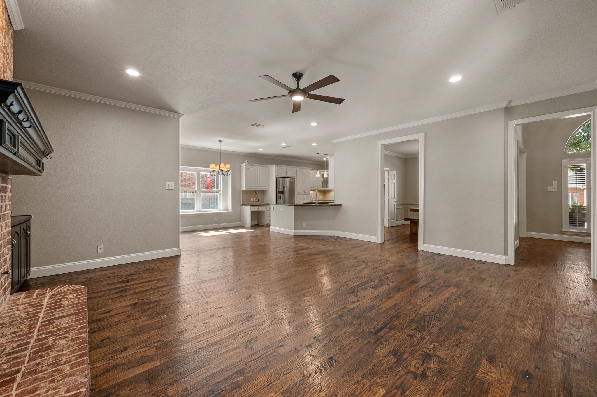 910 E Bethel School Road