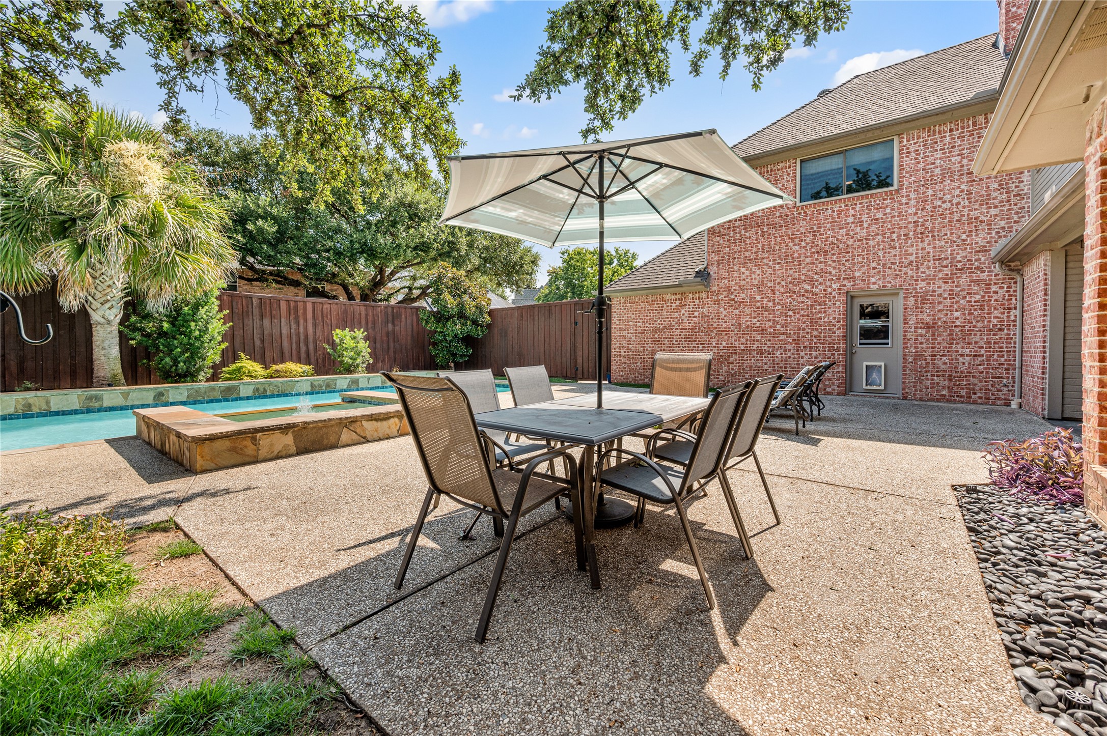 910 E Bethel School Road