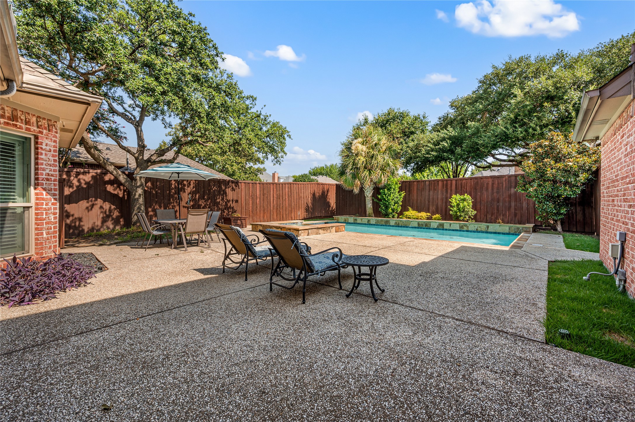 910 E Bethel School Road