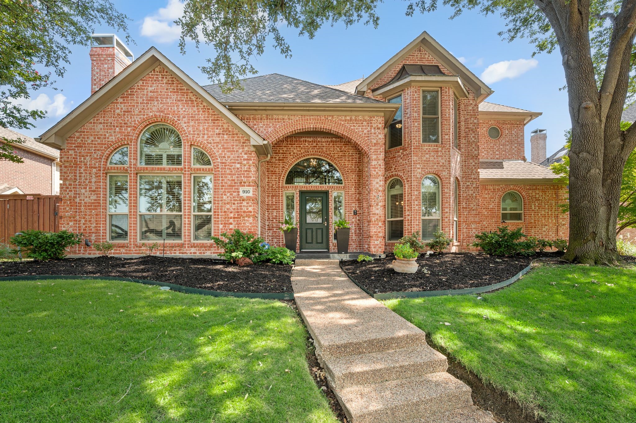 910 E Bethel School Road