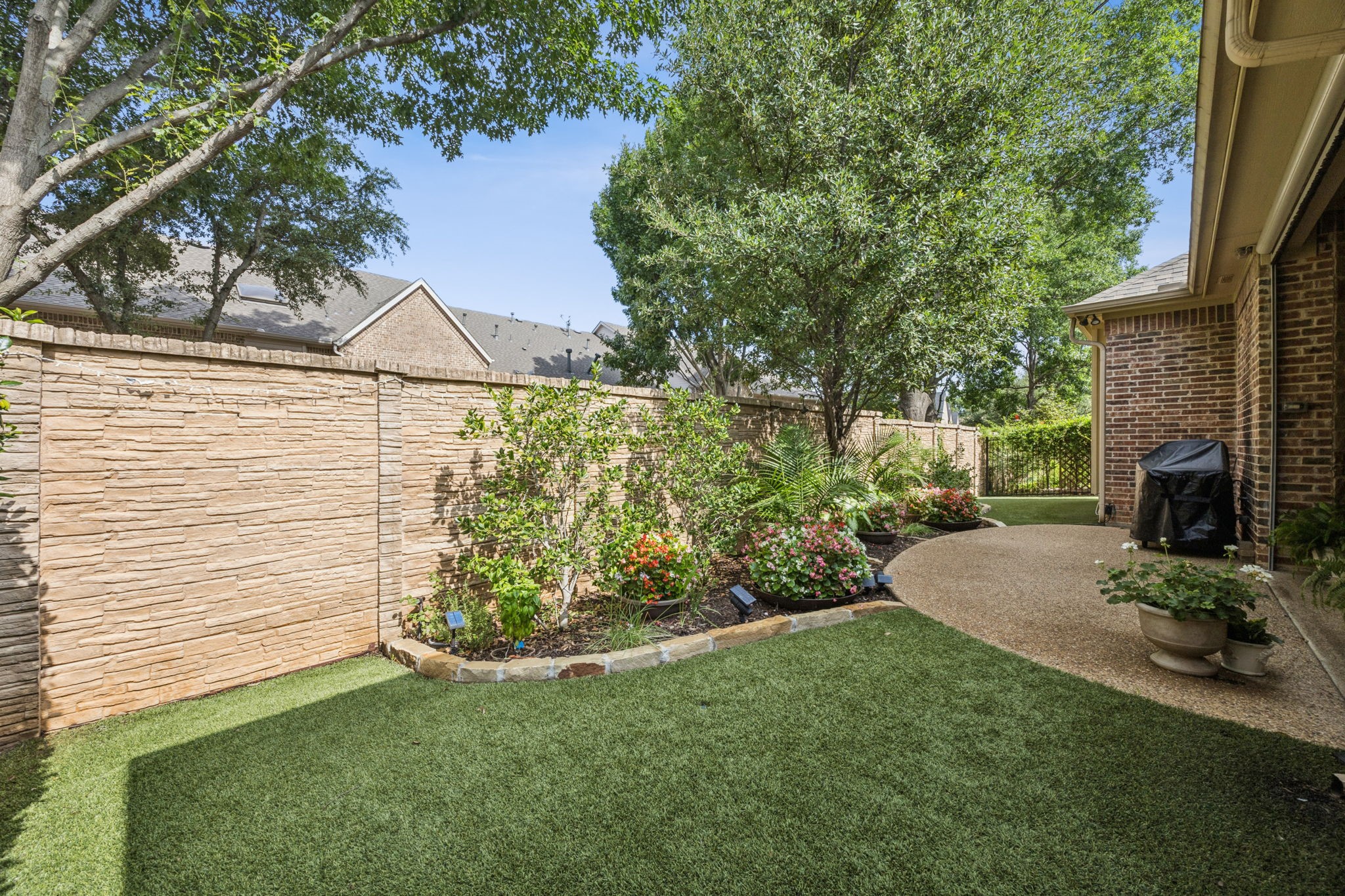 3912 Ivy Glen Court