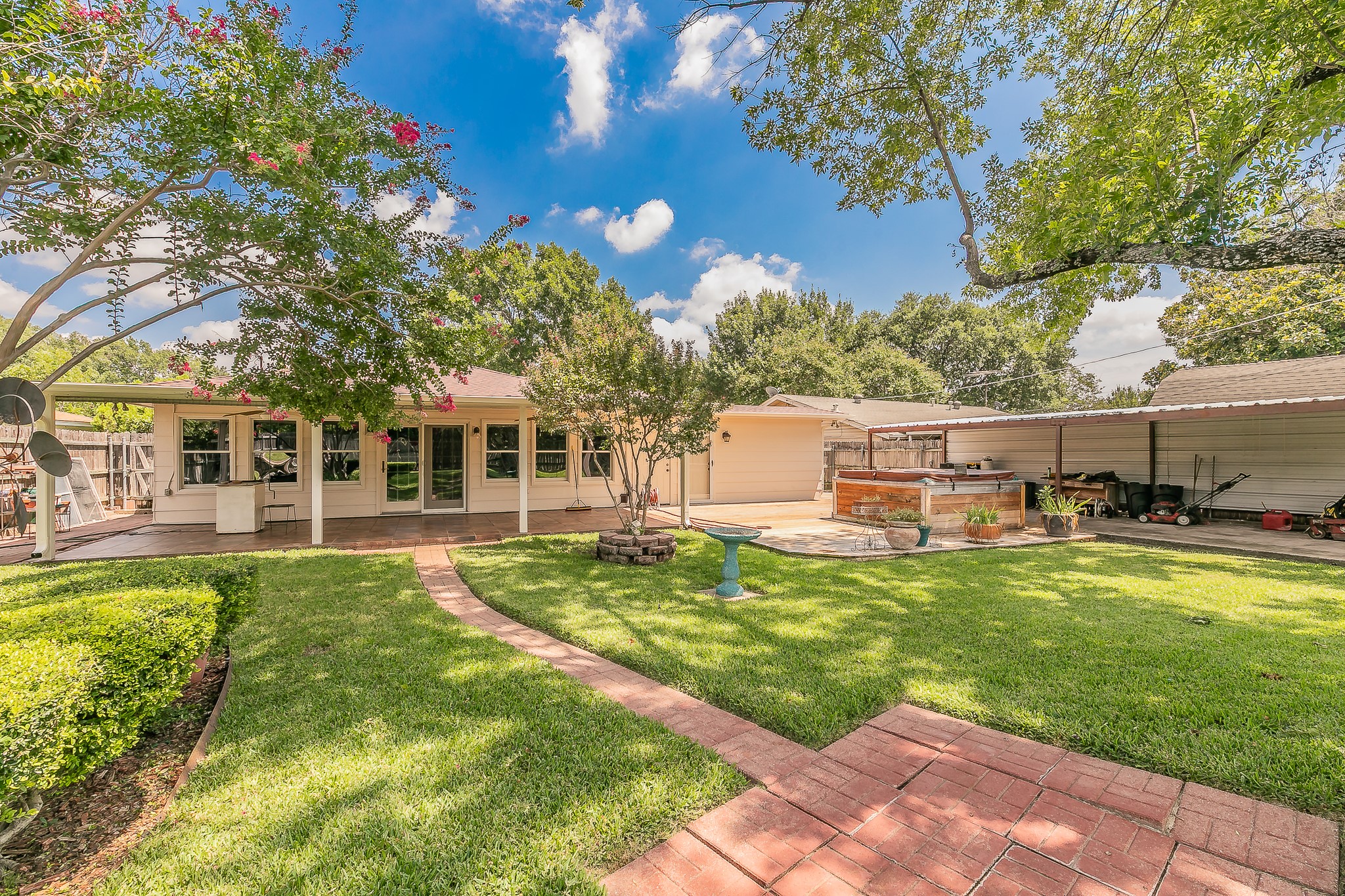 5828 Westcrest Drive W