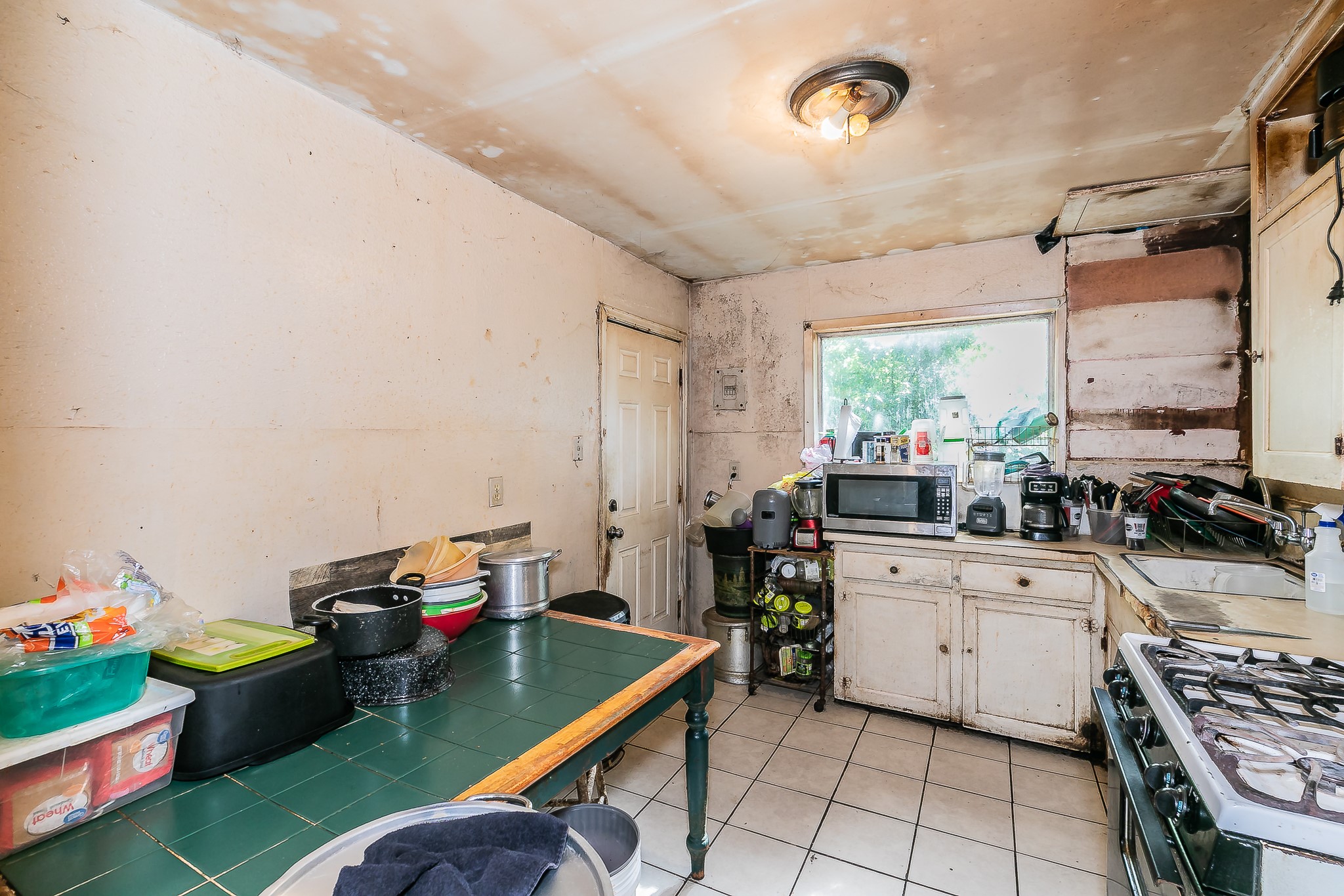 2100 N Riverside Drive