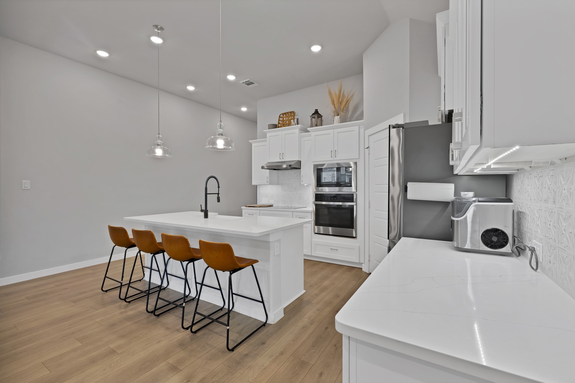 1373 Silverthorn Trail