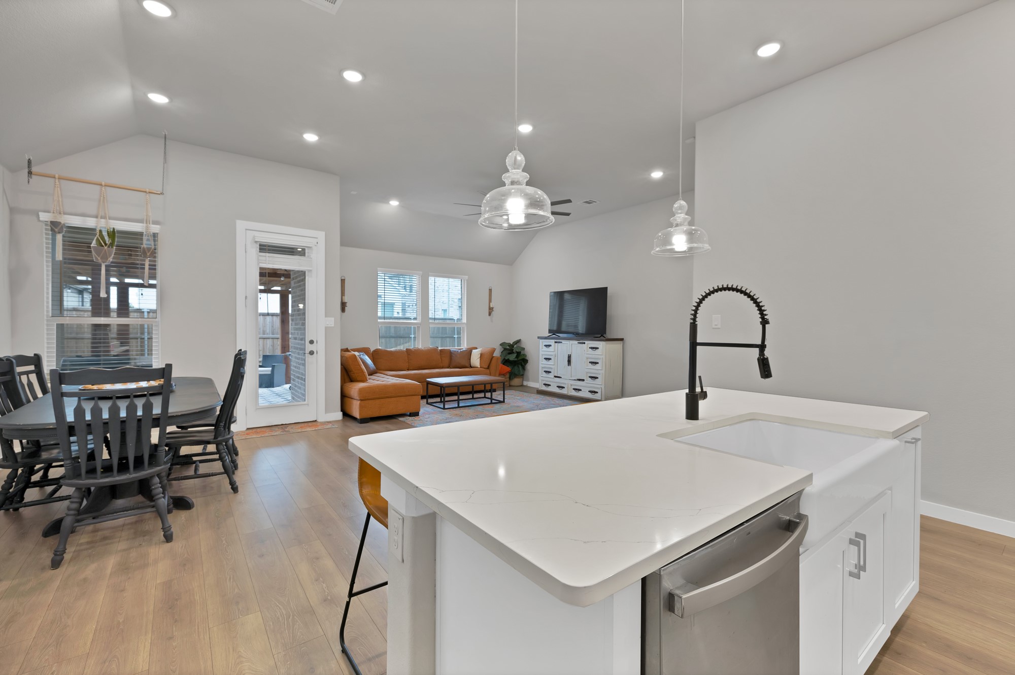 1373 Silverthorn Trail