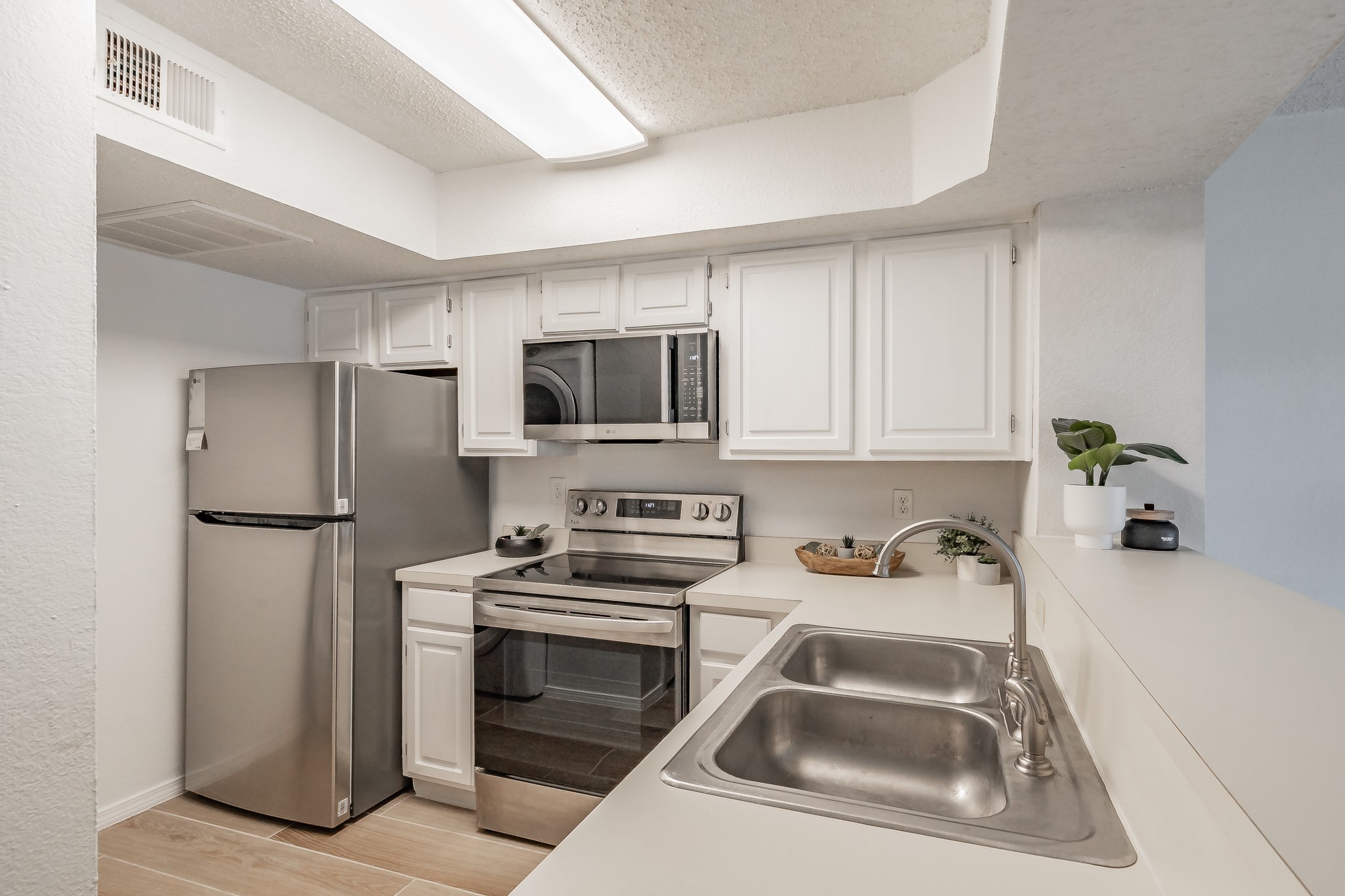 3404 Country Club Drive W 162