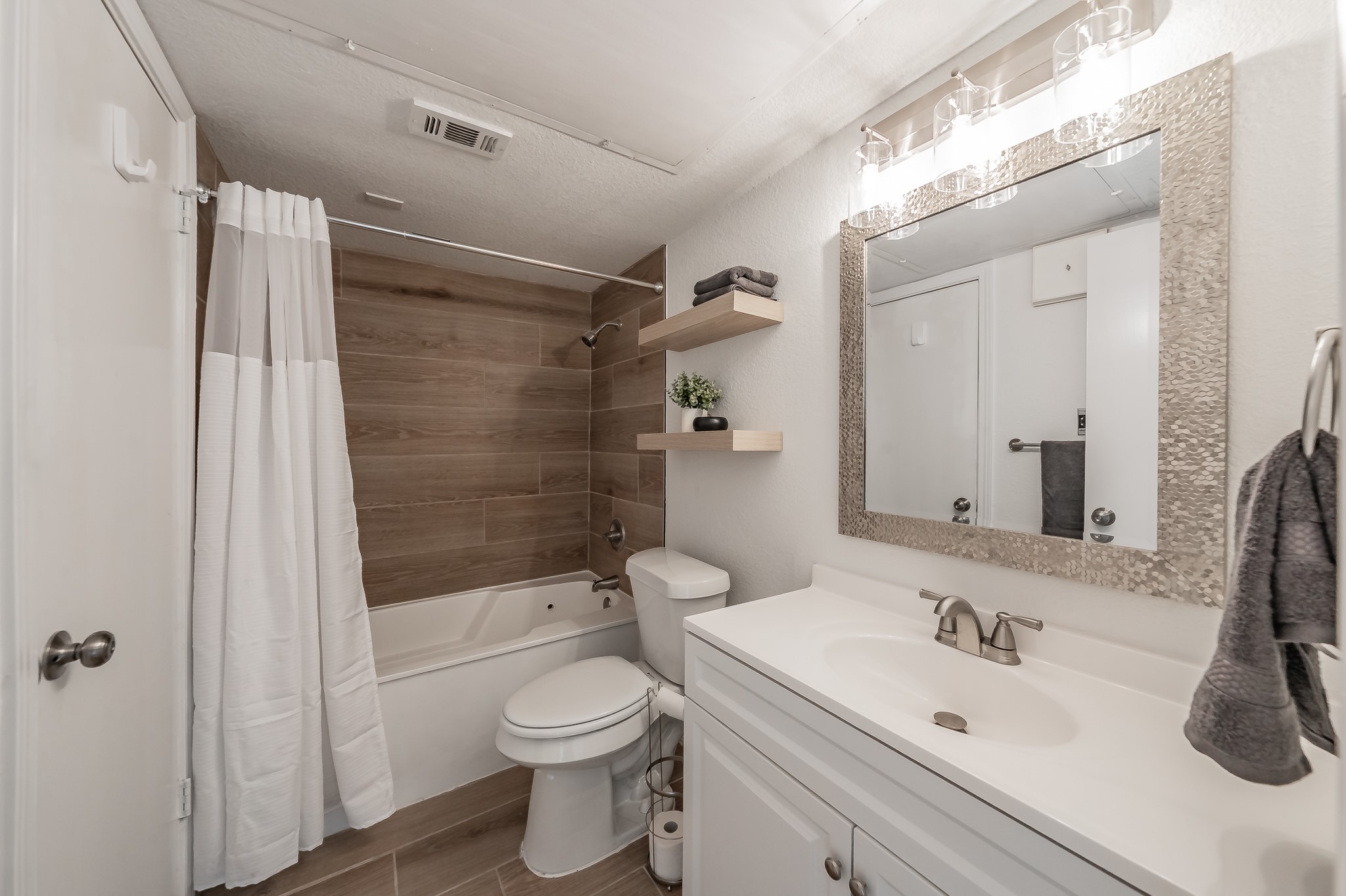 3404 Country Club Drive W 162