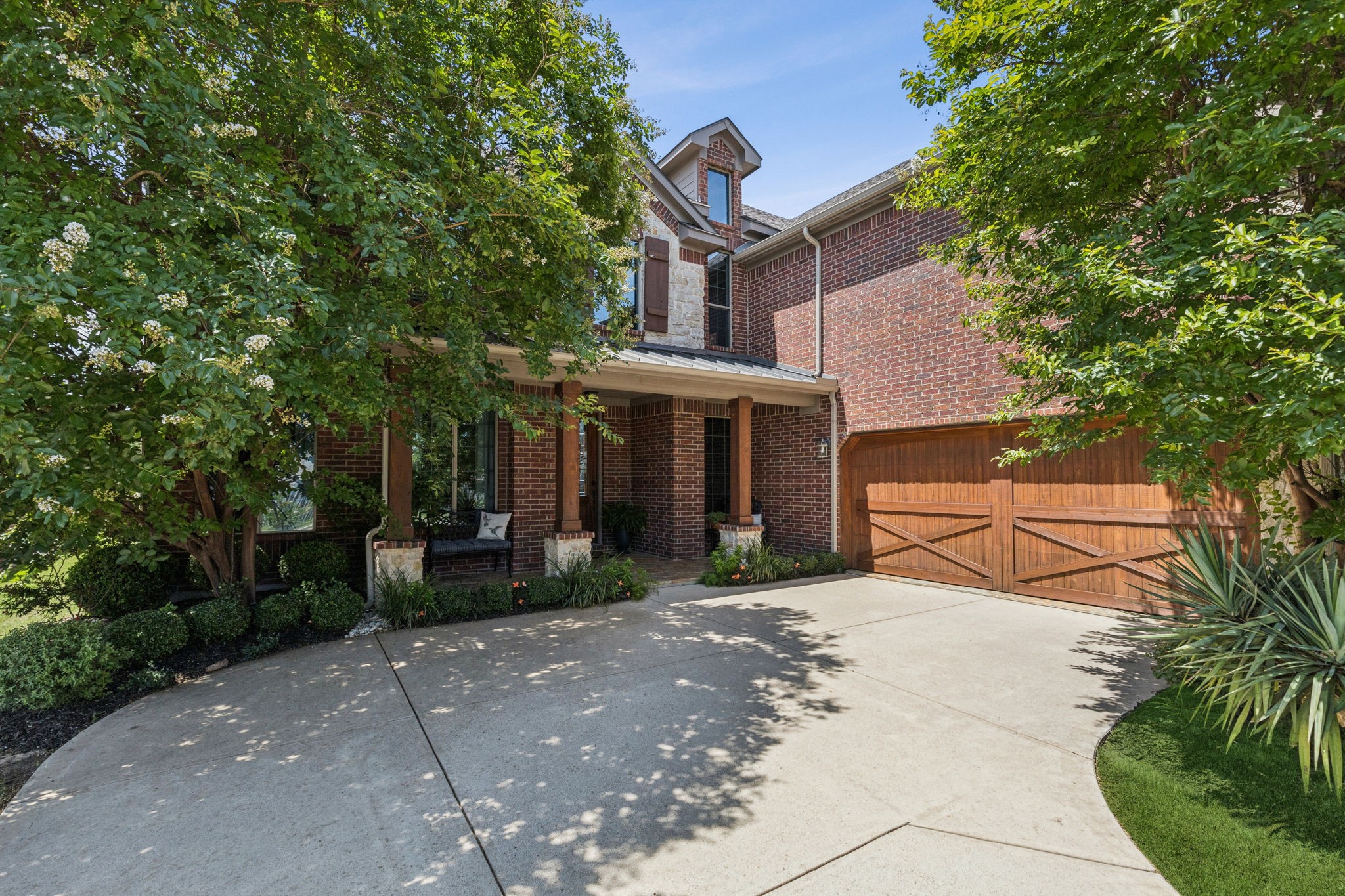 552 Royal Glade Drive