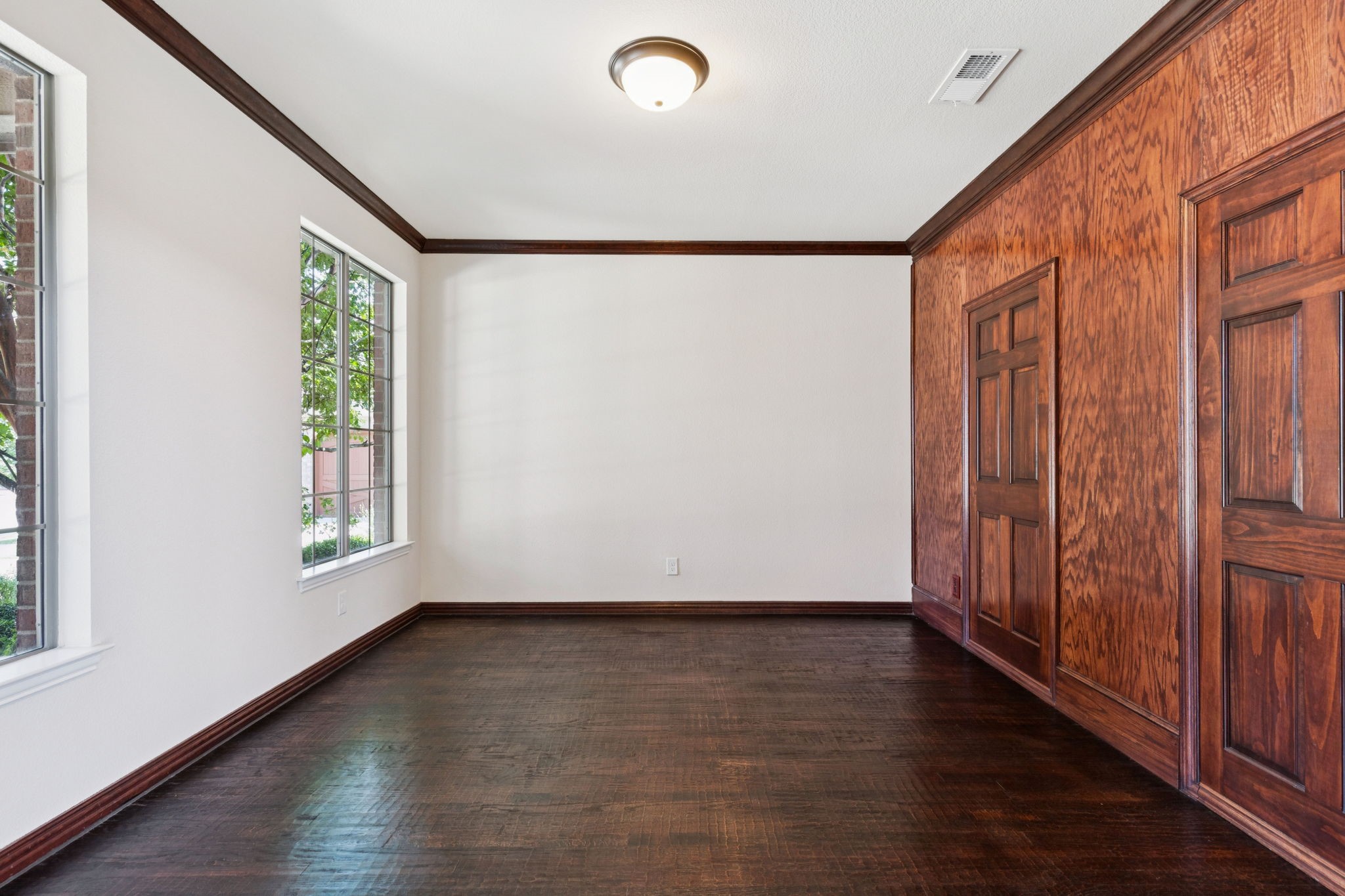 552 Royal Glade Drive