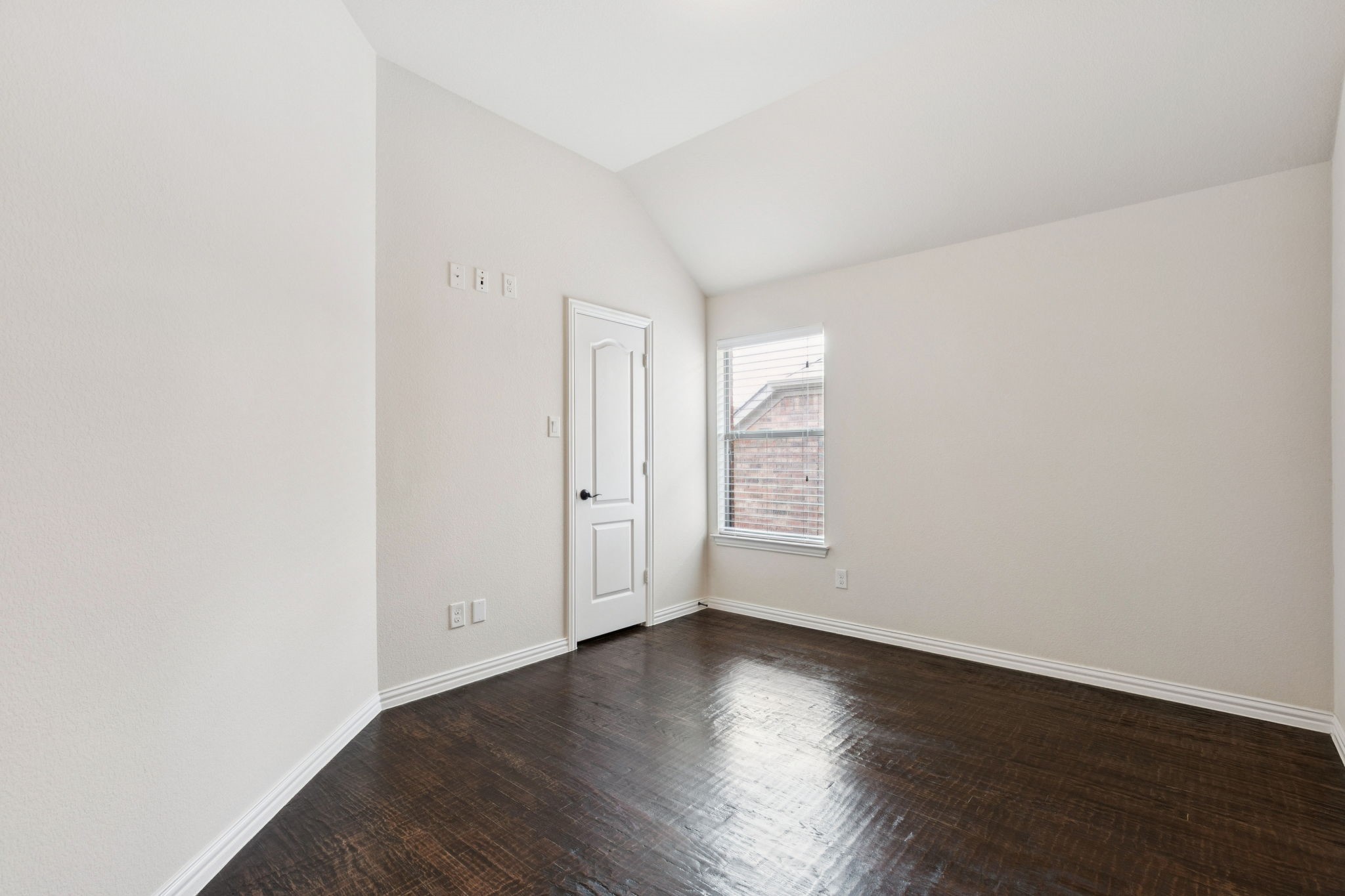 552 Royal Glade Drive