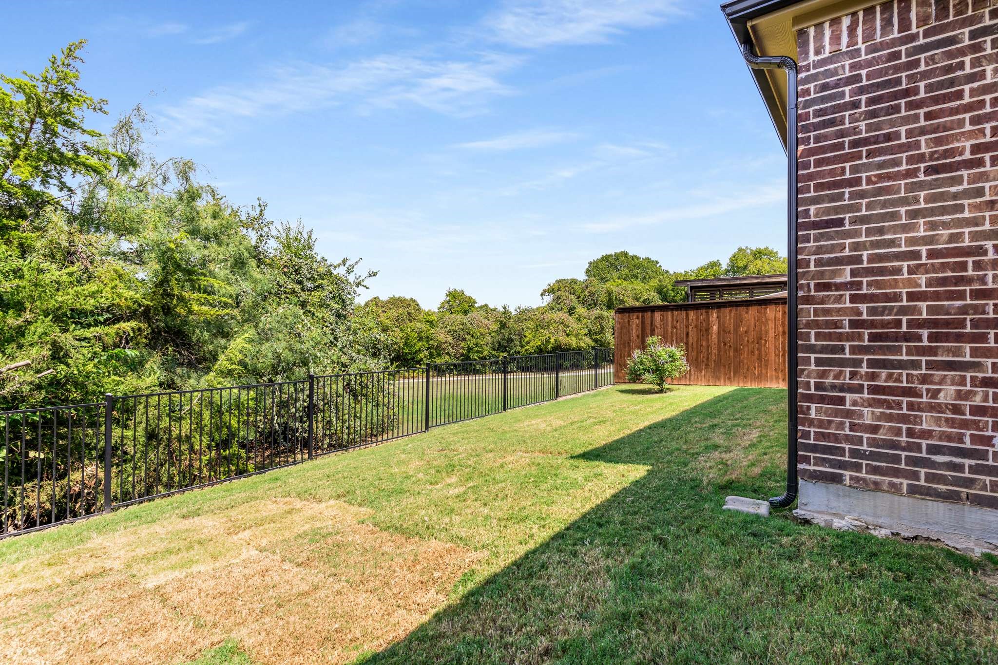 2825 Macquarie Street