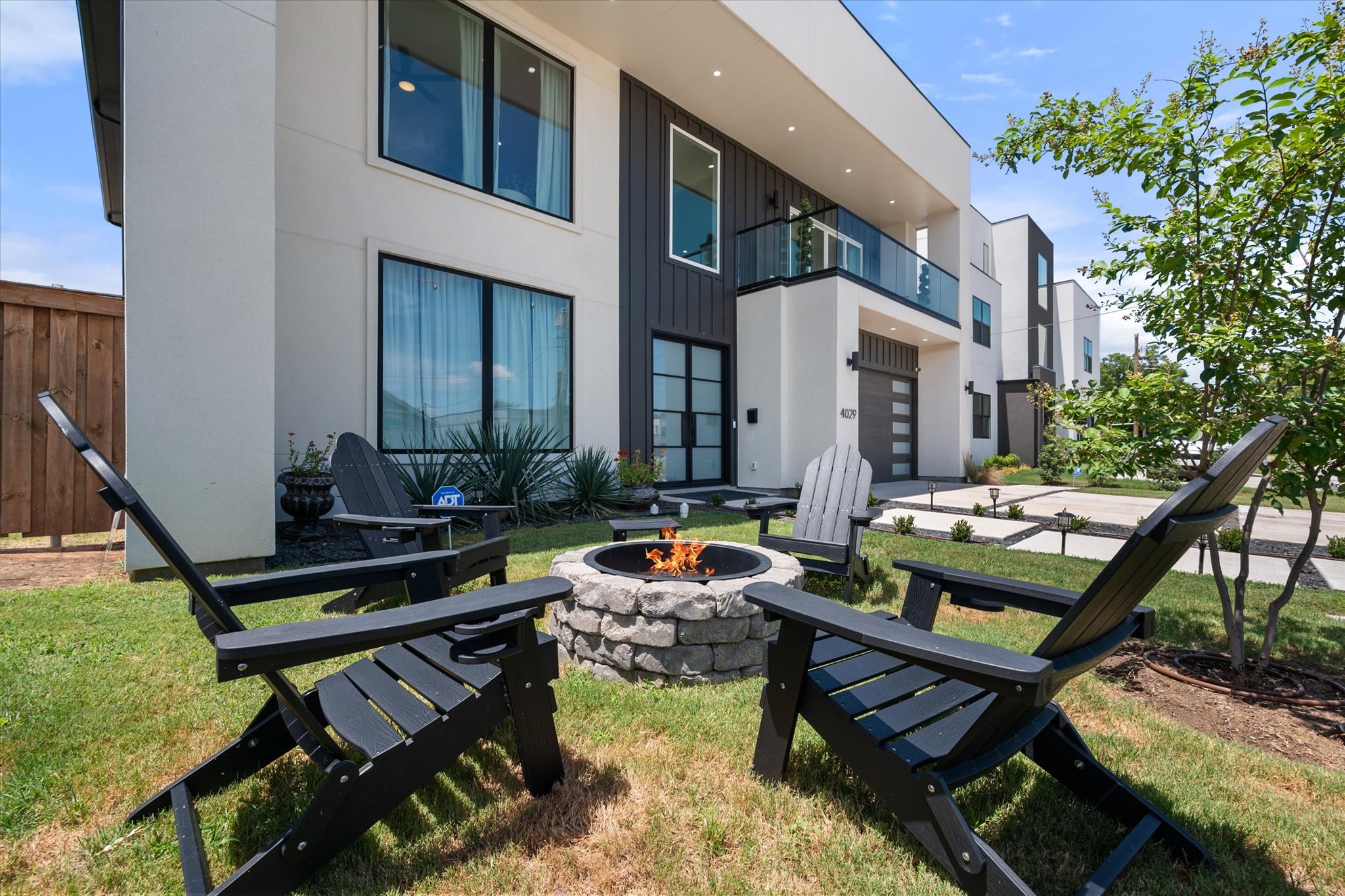 4029 Ivanhoe Lane