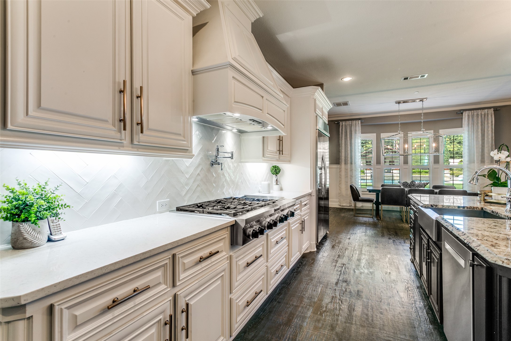 812 Lexington Terrace