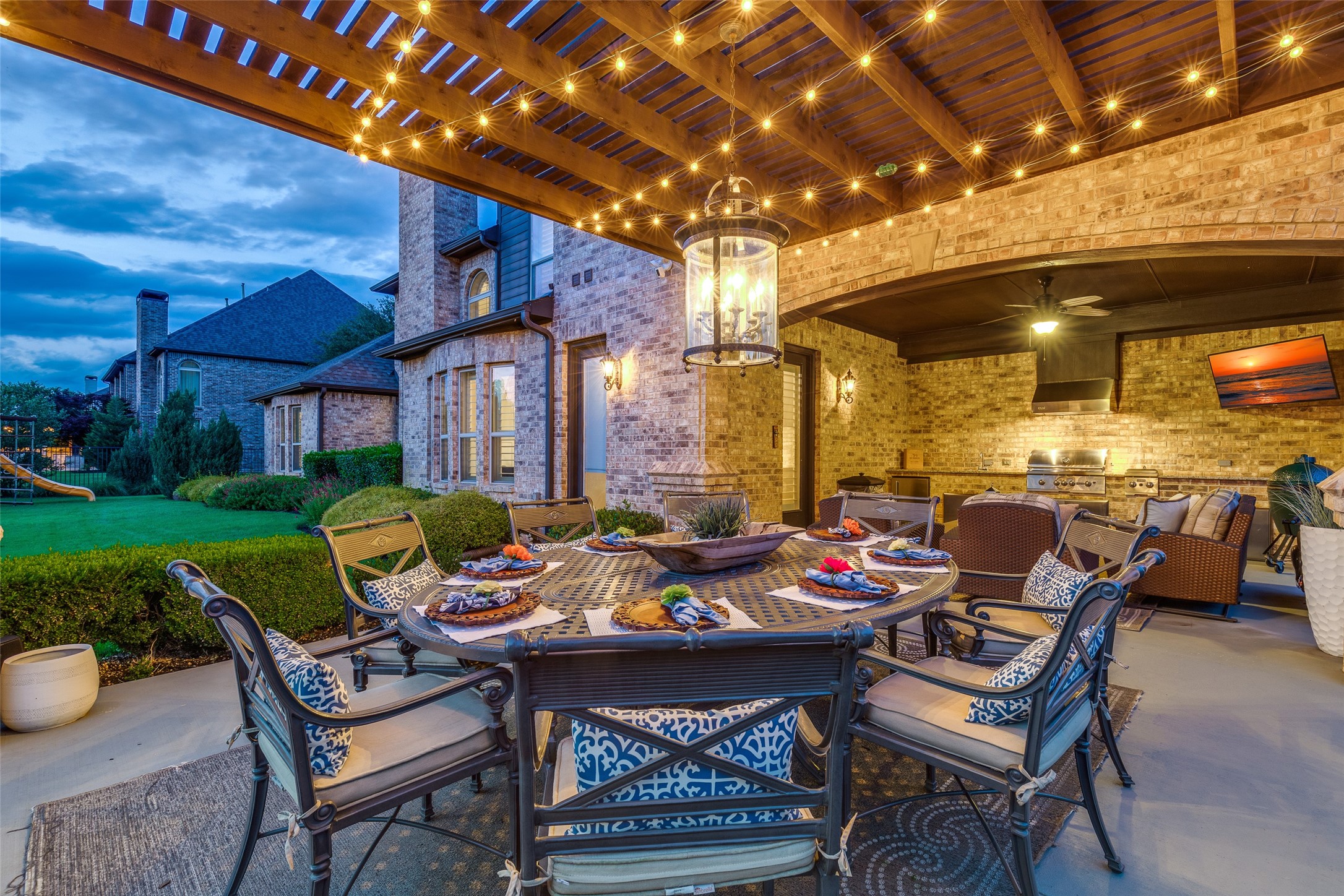 812 Lexington Terrace