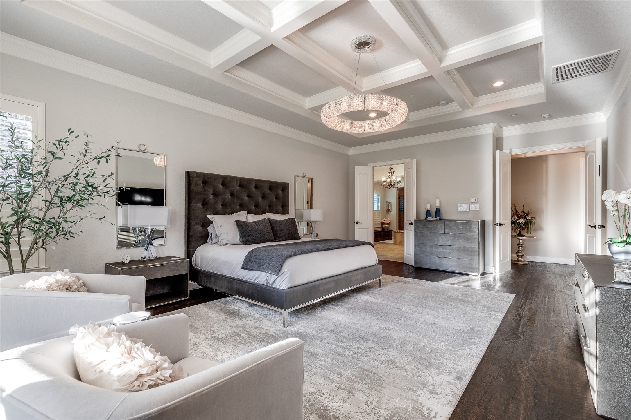 812 Lexington Terrace