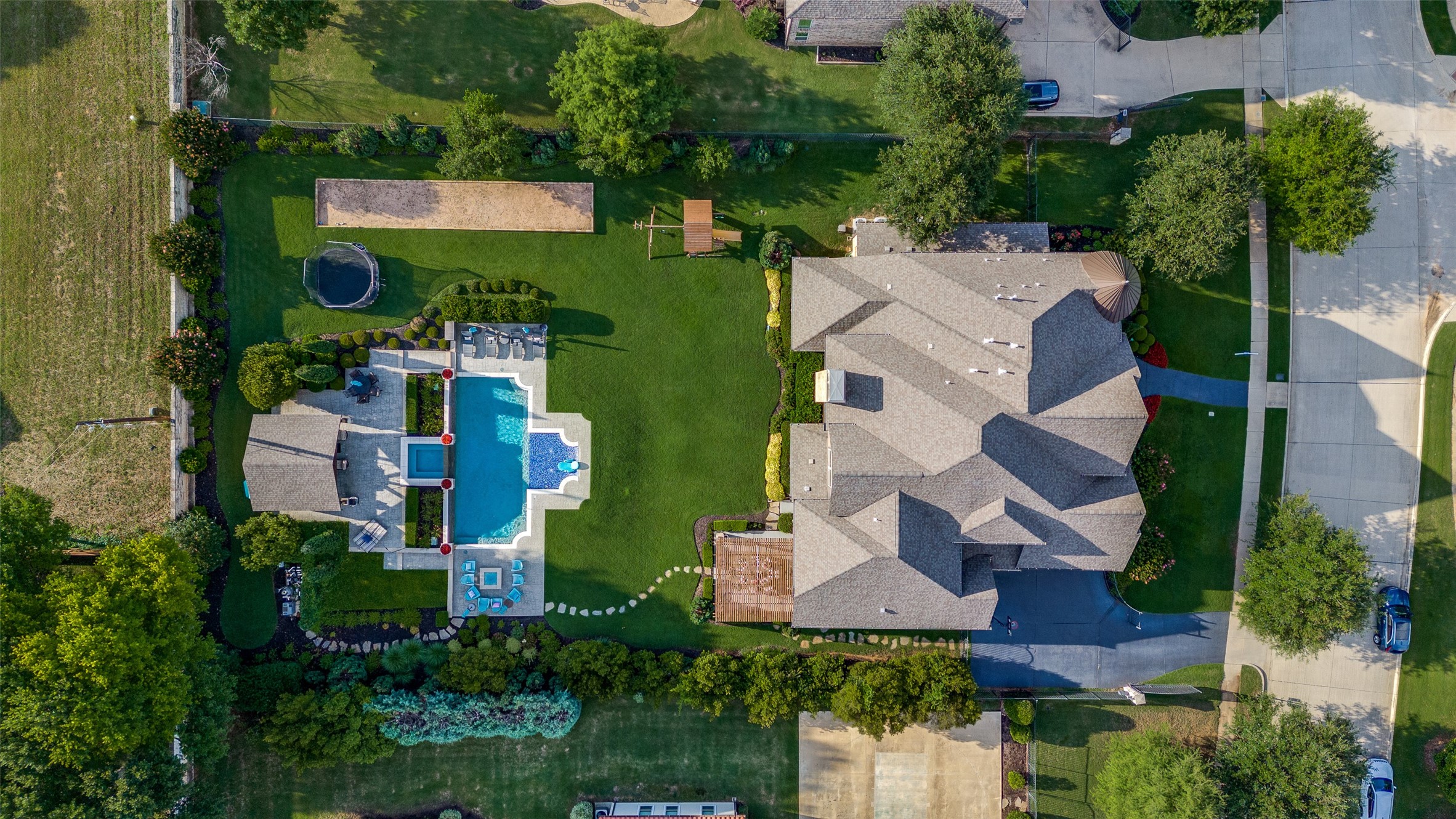 812 Lexington Terrace