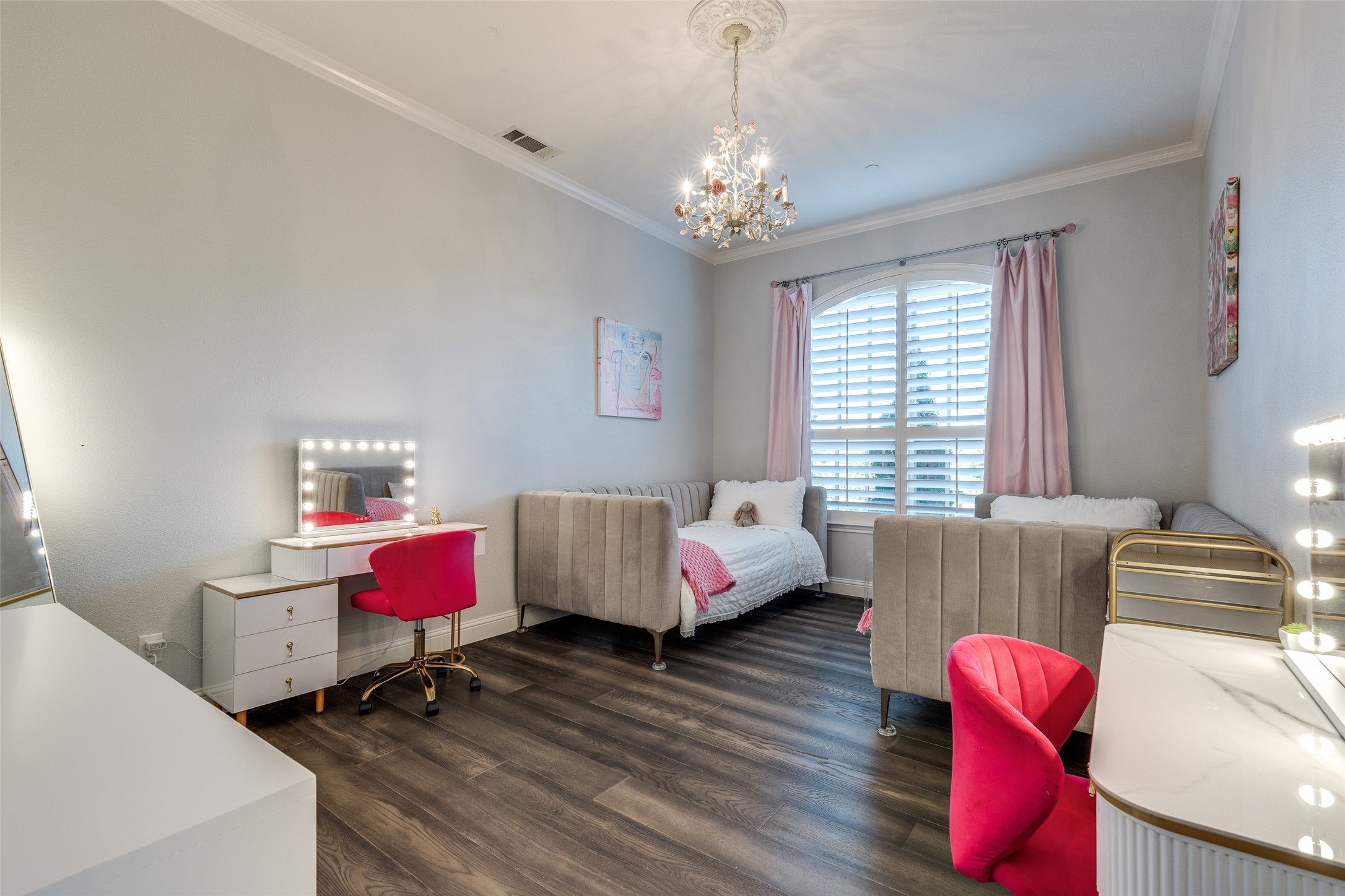 812 Lexington Terrace