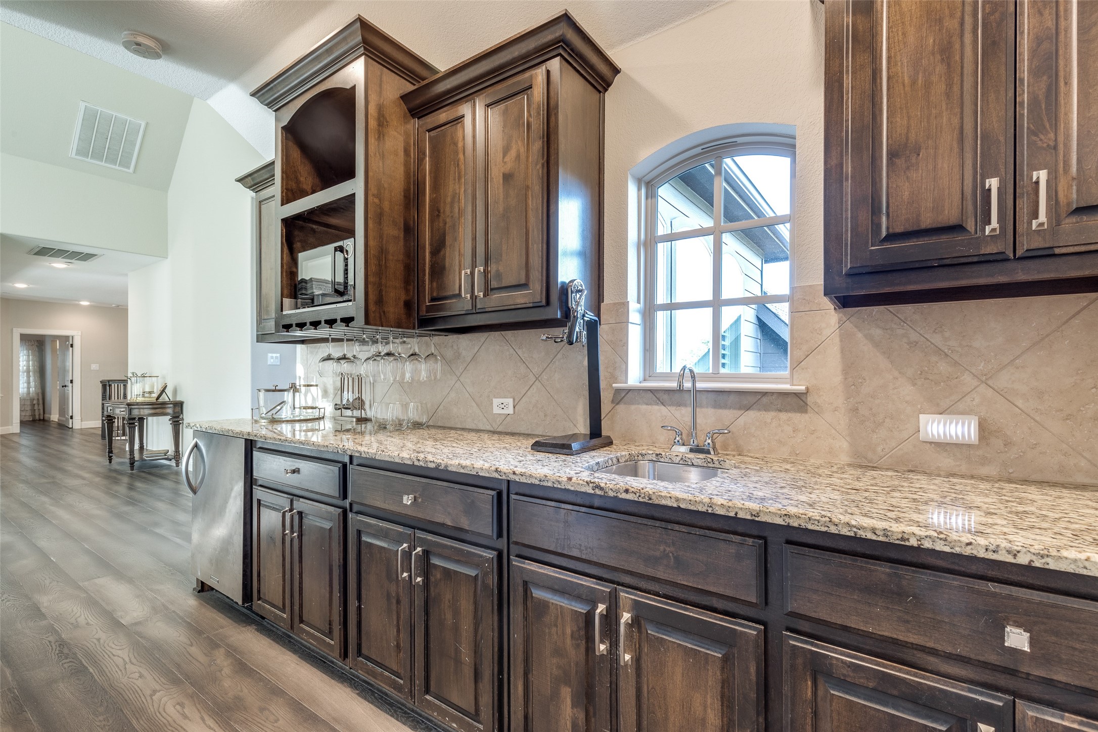 812 Lexington Terrace