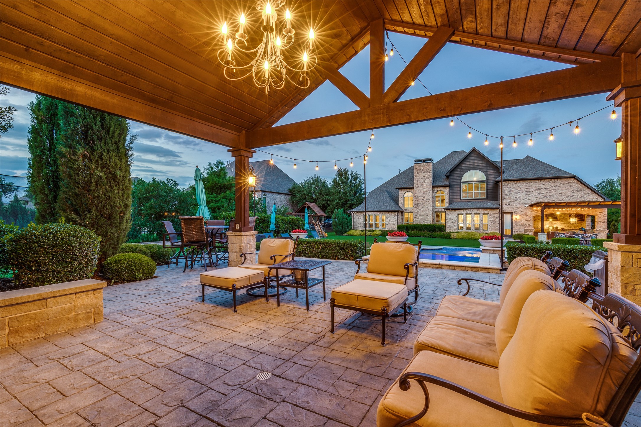 812 Lexington Terrace