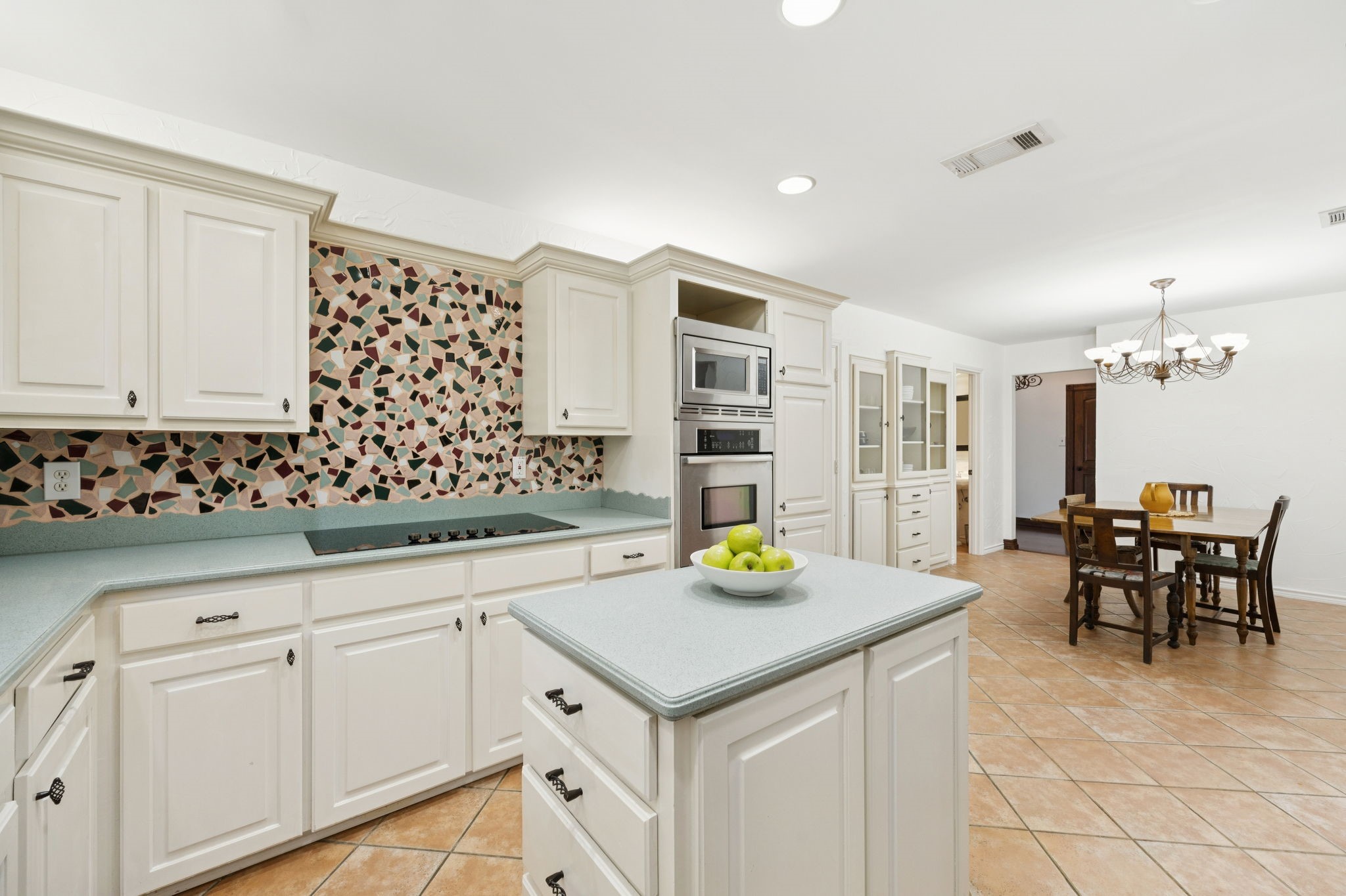 410 Glencrest Circle