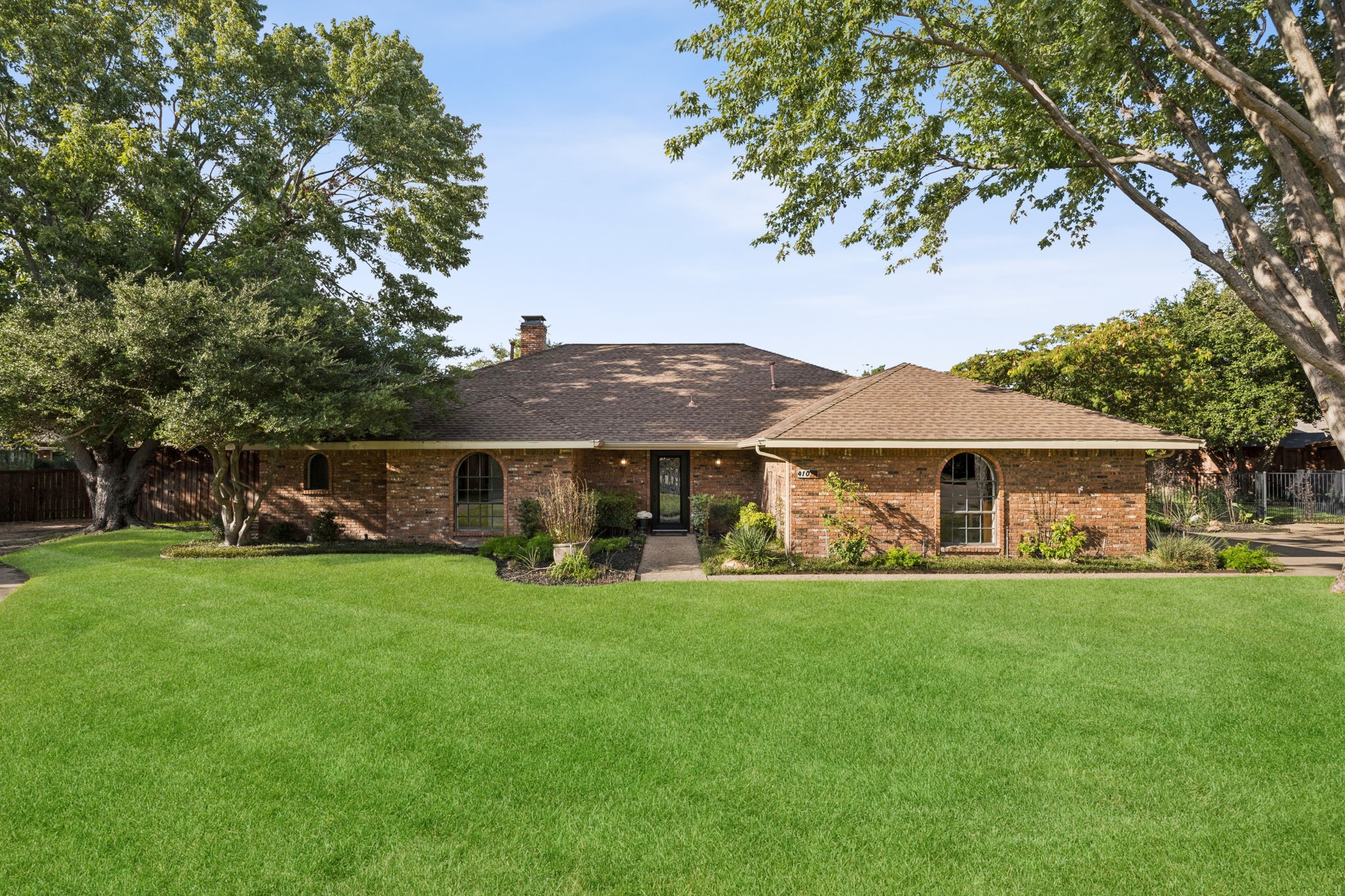 410 Glencrest Circle