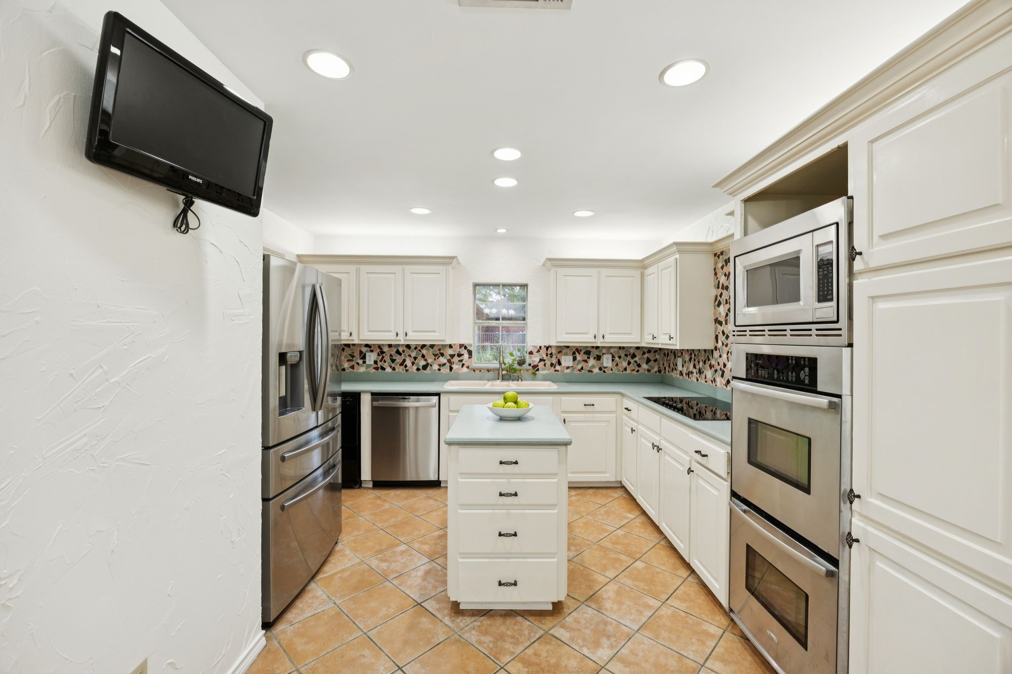 410 Glencrest Circle