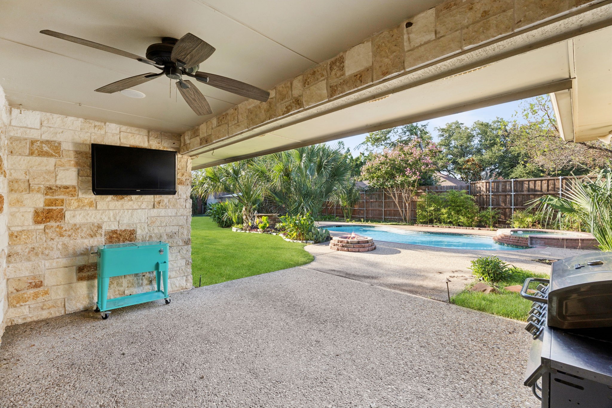 410 Glencrest Circle