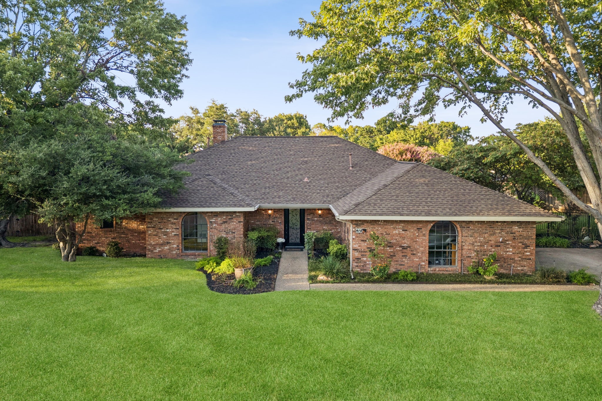 410 Glencrest Circle