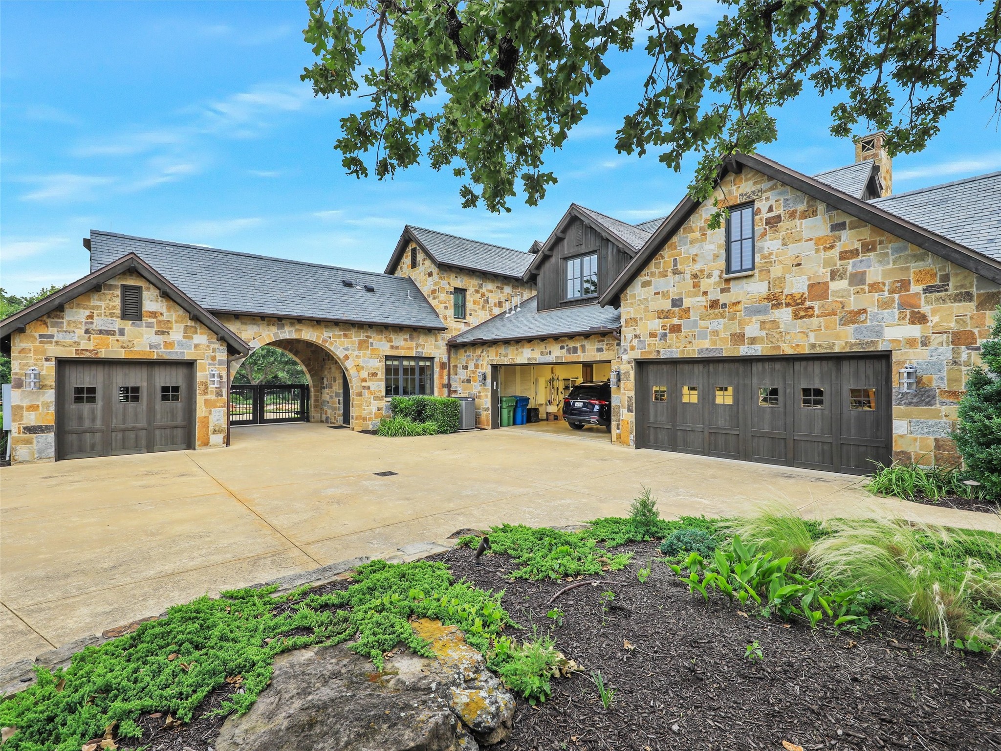 1117 Post Oak Place